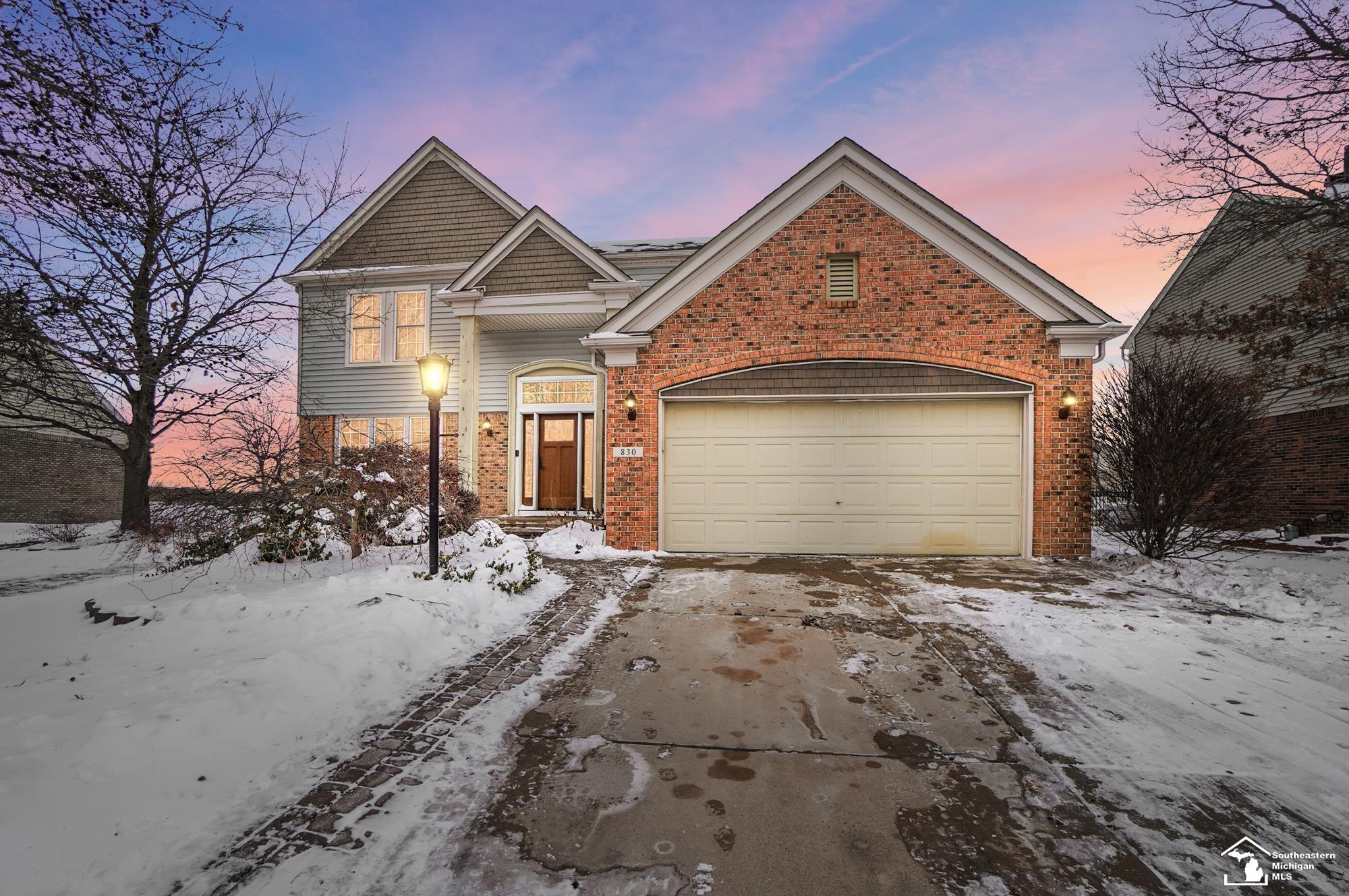830 Kings Park Road, Monroe, MI 48161 — front exterior