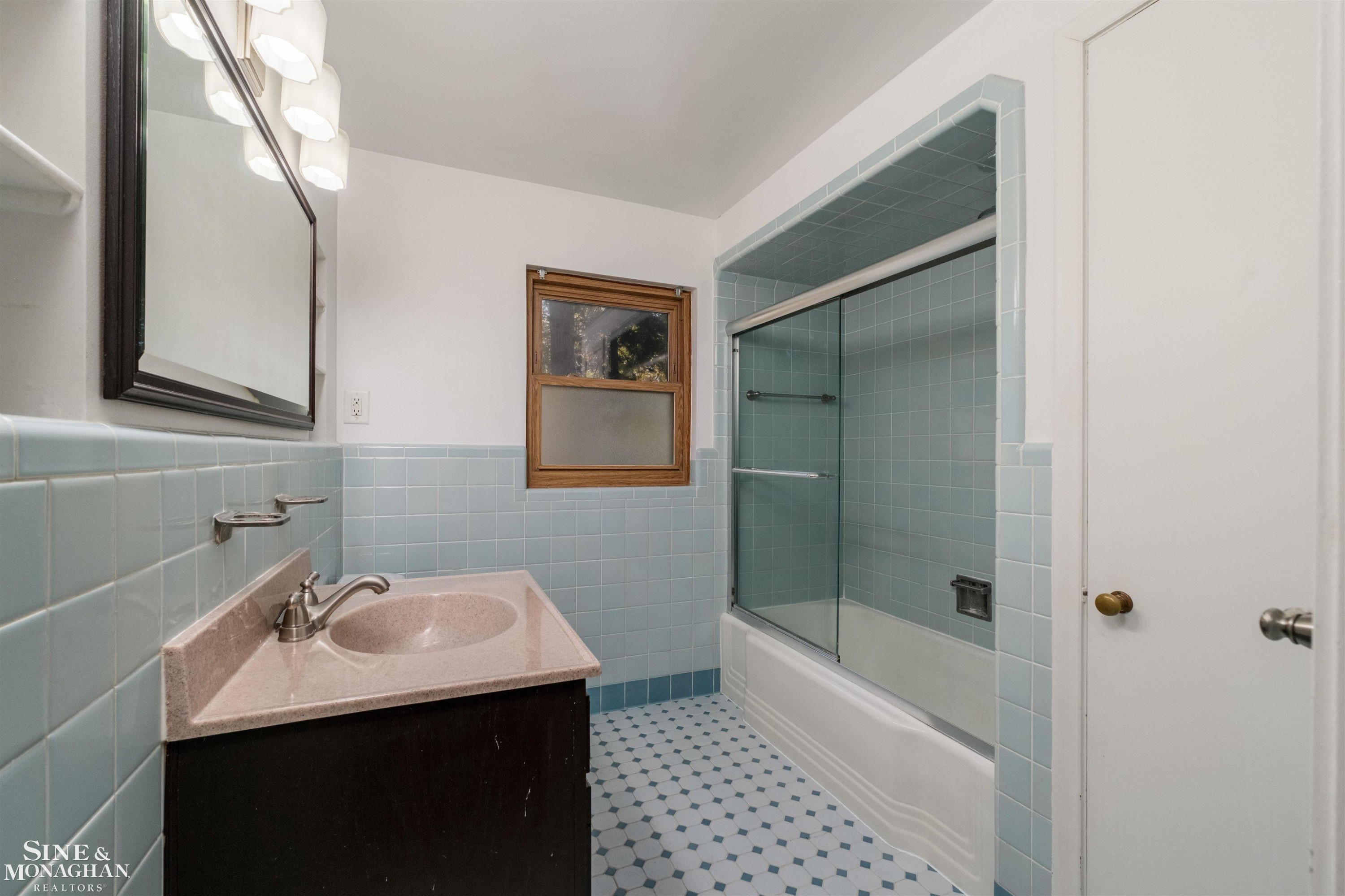 201 McMillan Road, Grosse Pointe Farms, MI 48236 — Photo 20