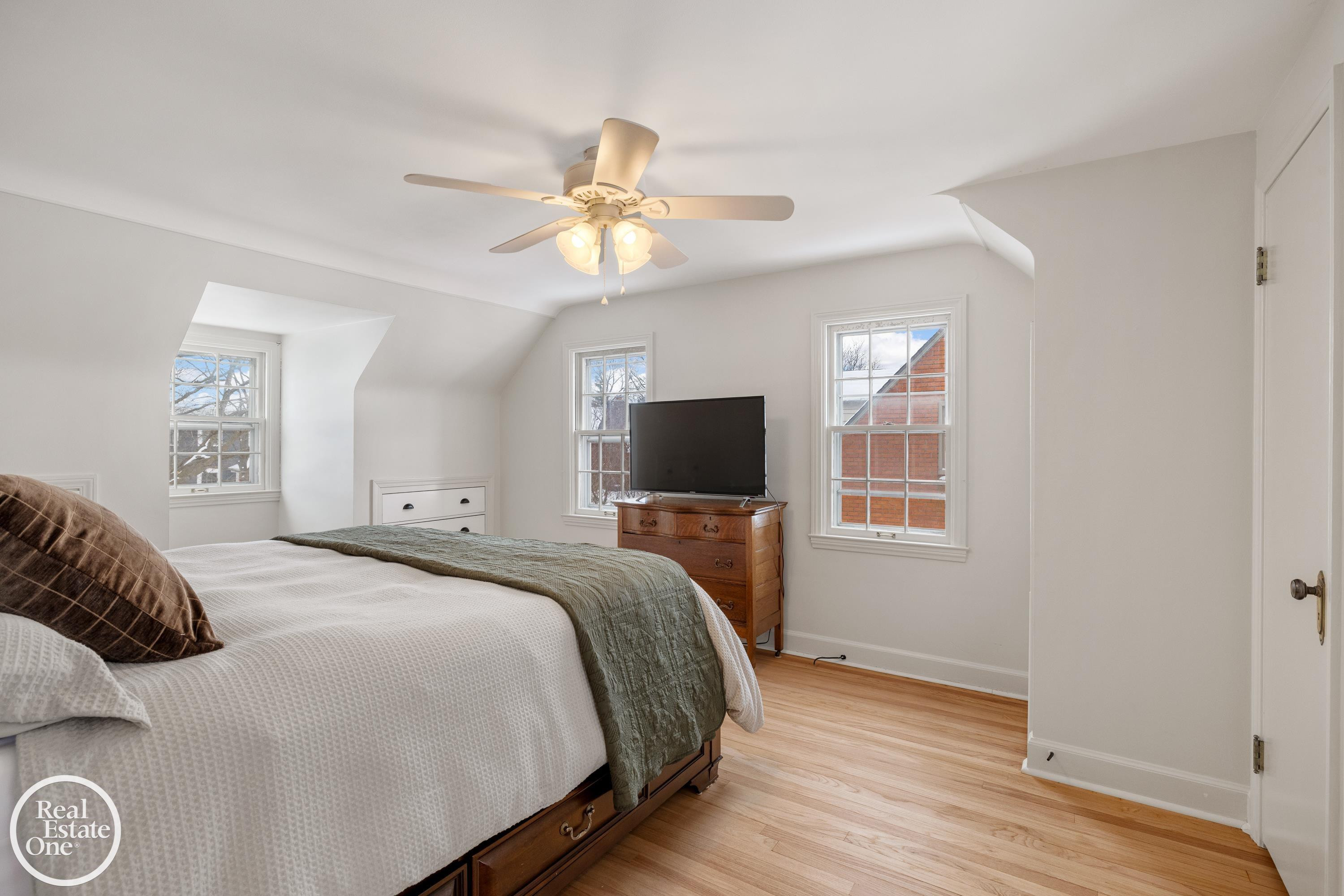 781 LORAINE Street, Grosse Pointe, MI 48230 — Photo 36