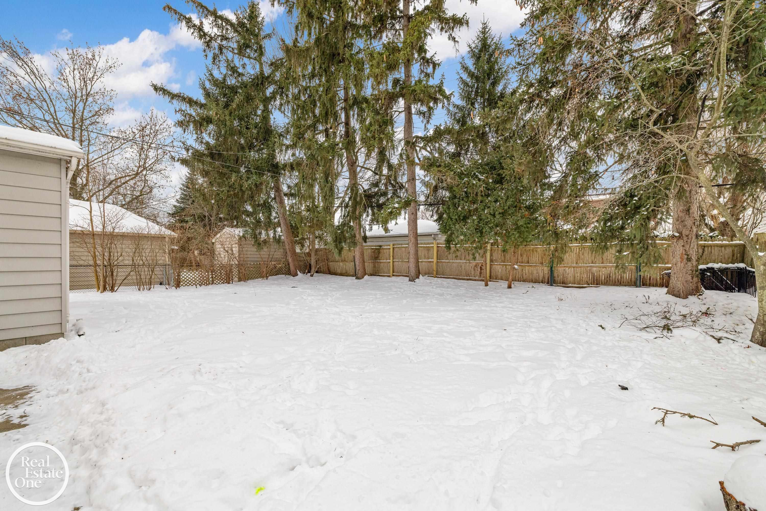 781 LORAINE Street, Grosse Pointe, MI 48230 — Photo 41