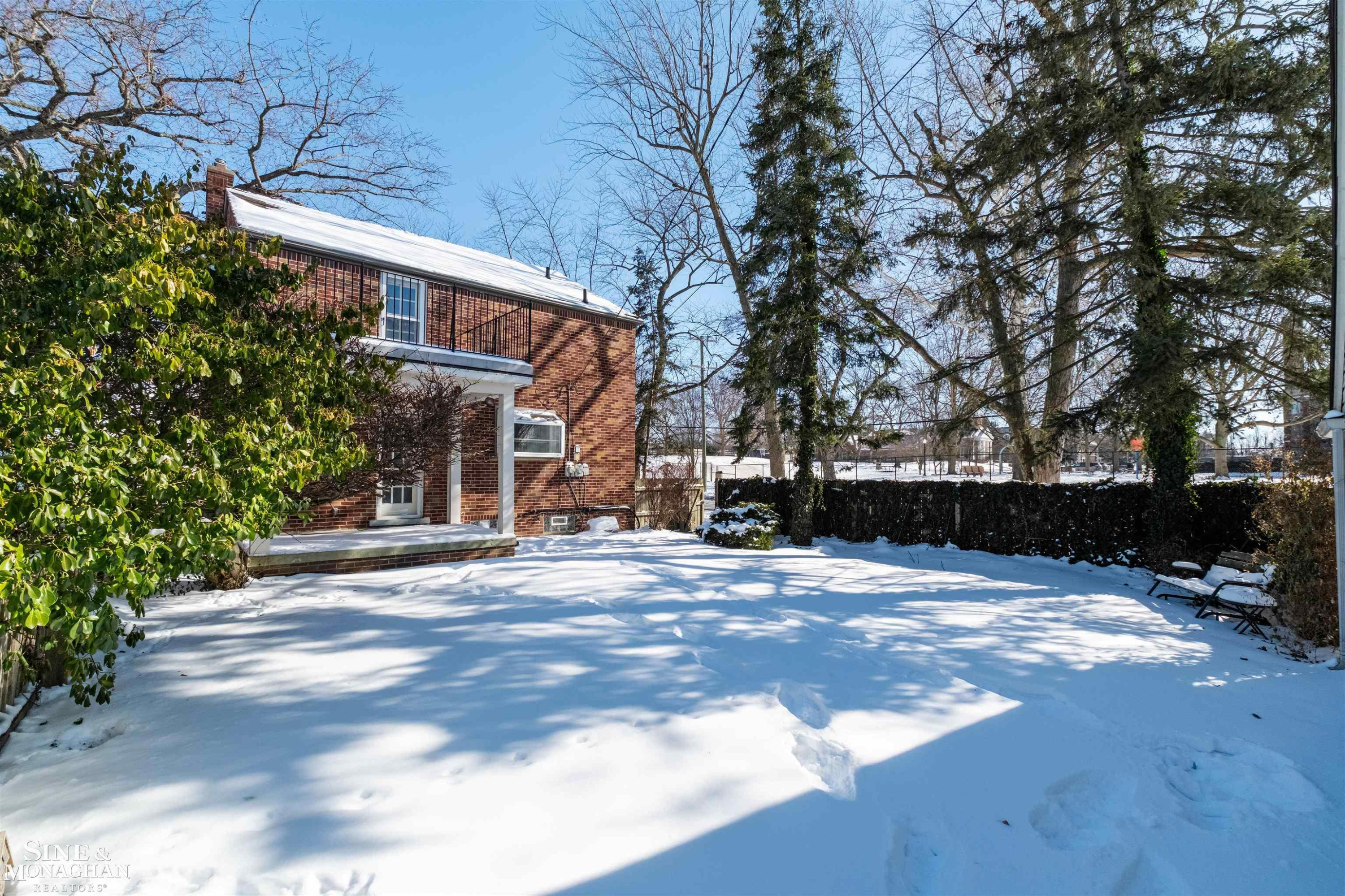 201 McMillan Road, Grosse Pointe Farms, MI 48236 — Photo 27