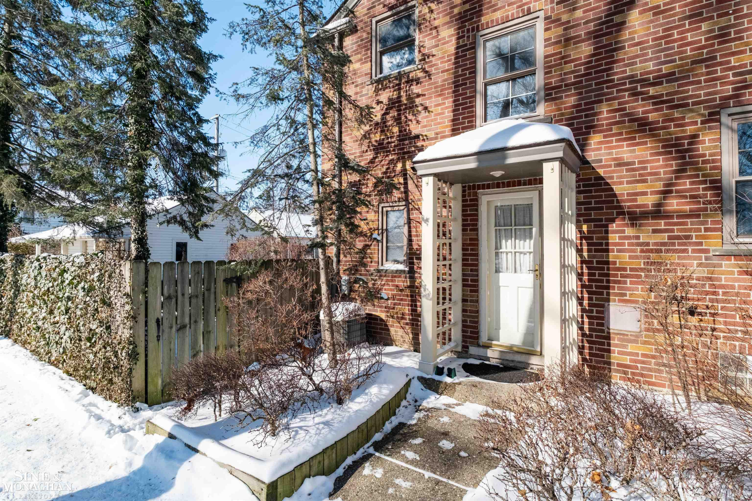 201 McMillan Road, Grosse Pointe Farms, MI 48236 — Photo 31