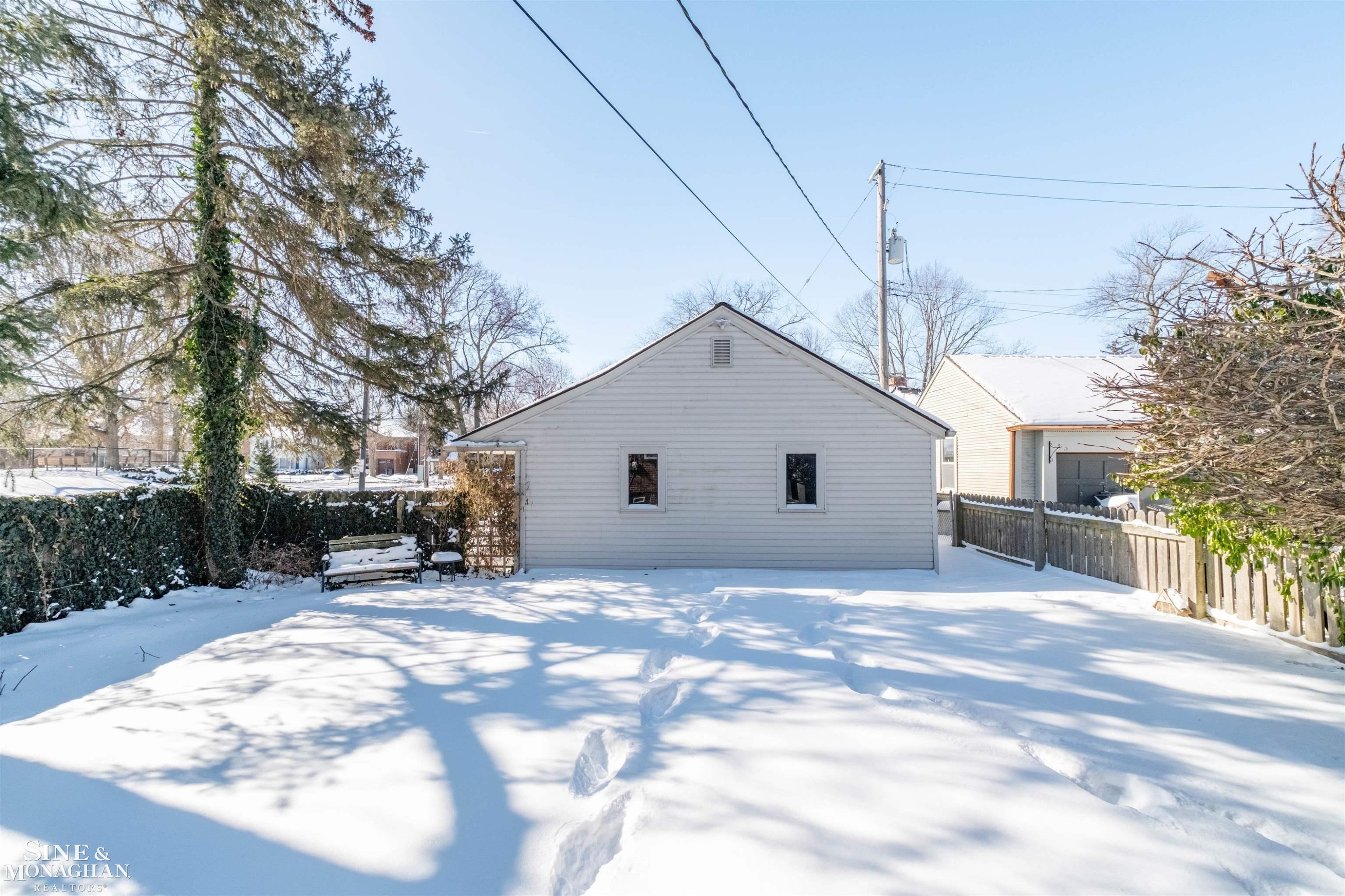 201 McMillan Road, Grosse Pointe Farms, MI 48236 — Photo 32