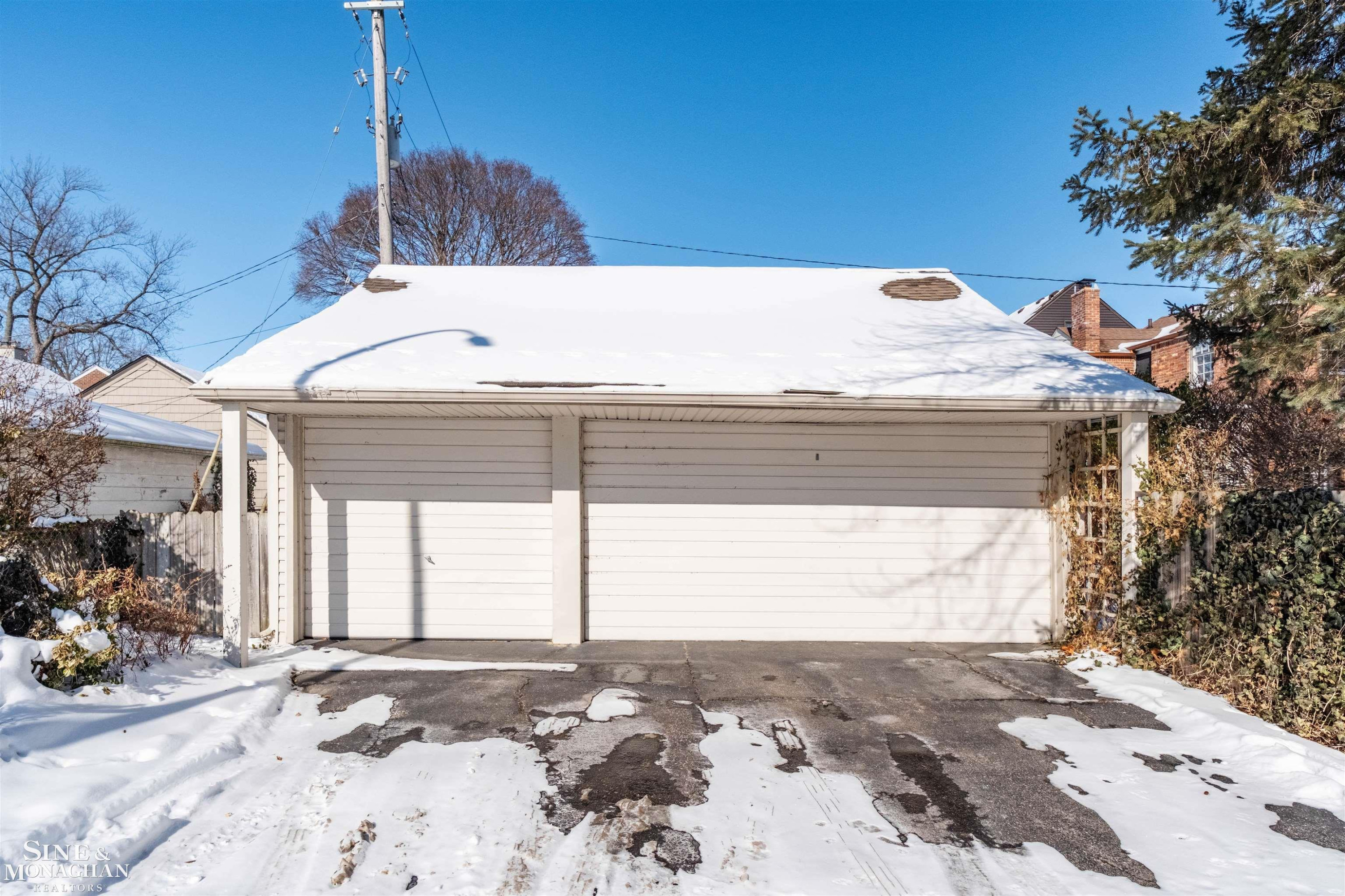 201 McMillan Road, Grosse Pointe Farms, MI 48236 — Photo 34