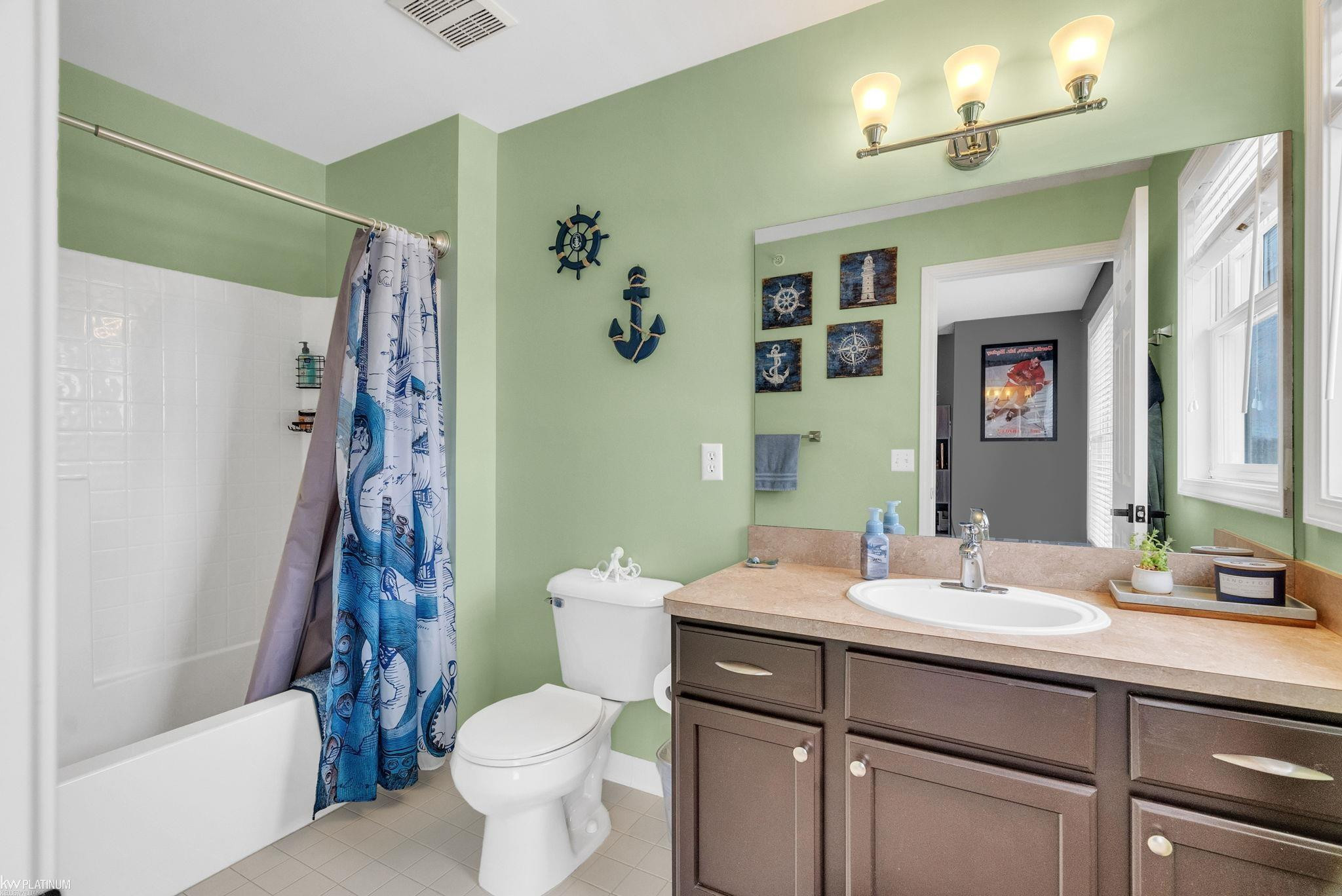 198 Amys Walk Street, Auburn Hills, MI 48326 — Photo 19