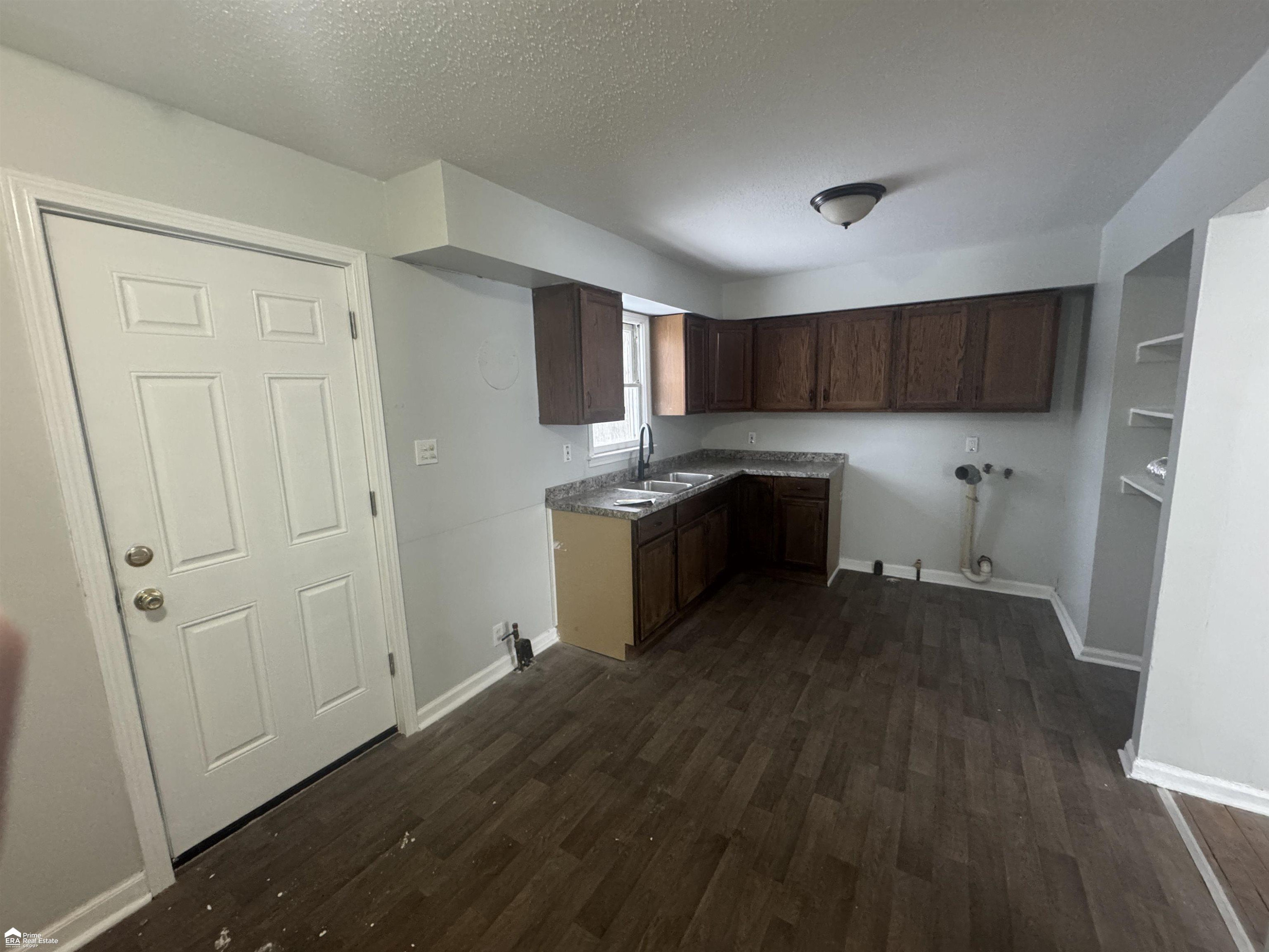 3210 Wyoming Ave Avenue, Flint, MI 48506 — Photo 2