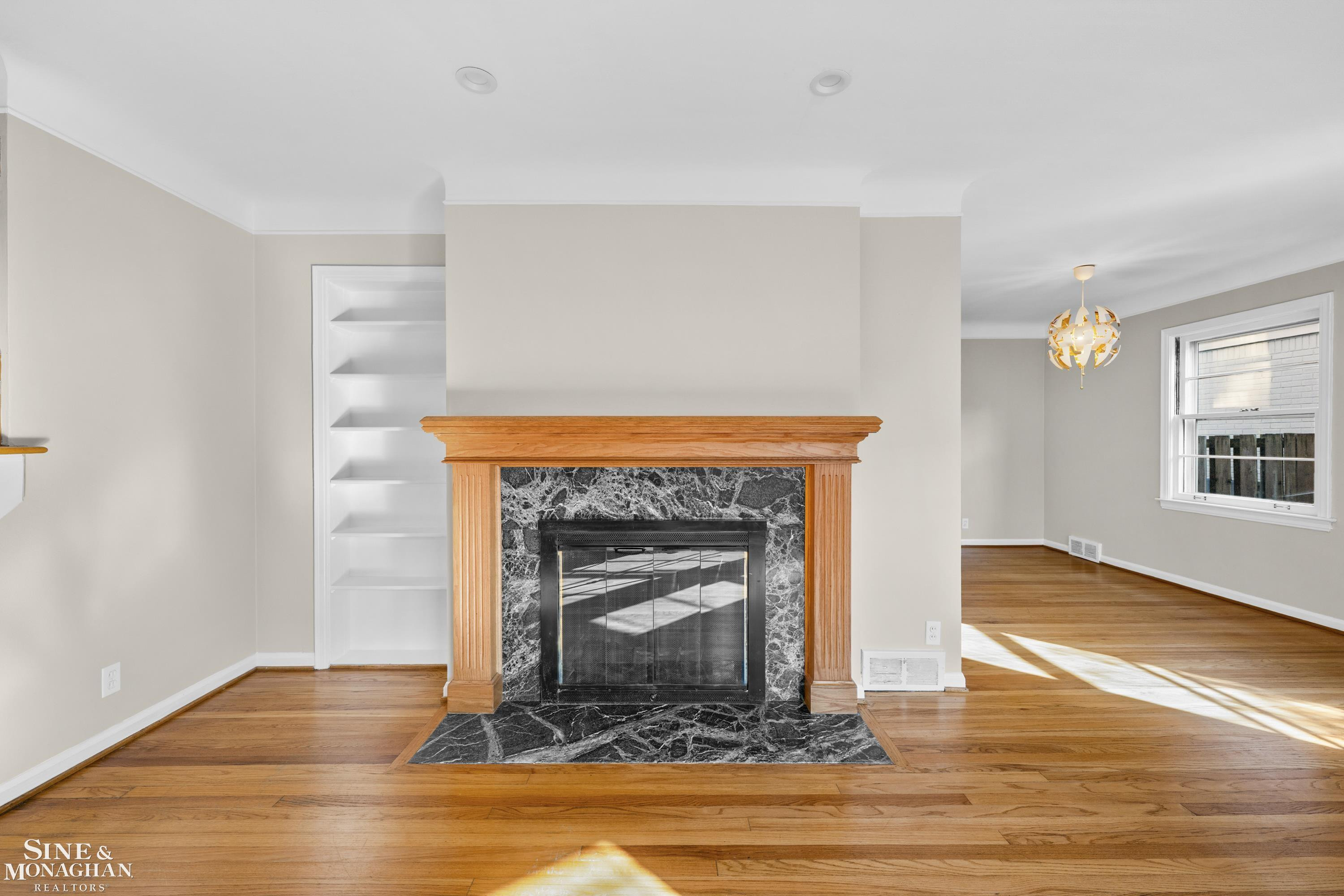 25 VILLAGE Lane, Grosse Pointe, MI 48230 — Photo 5