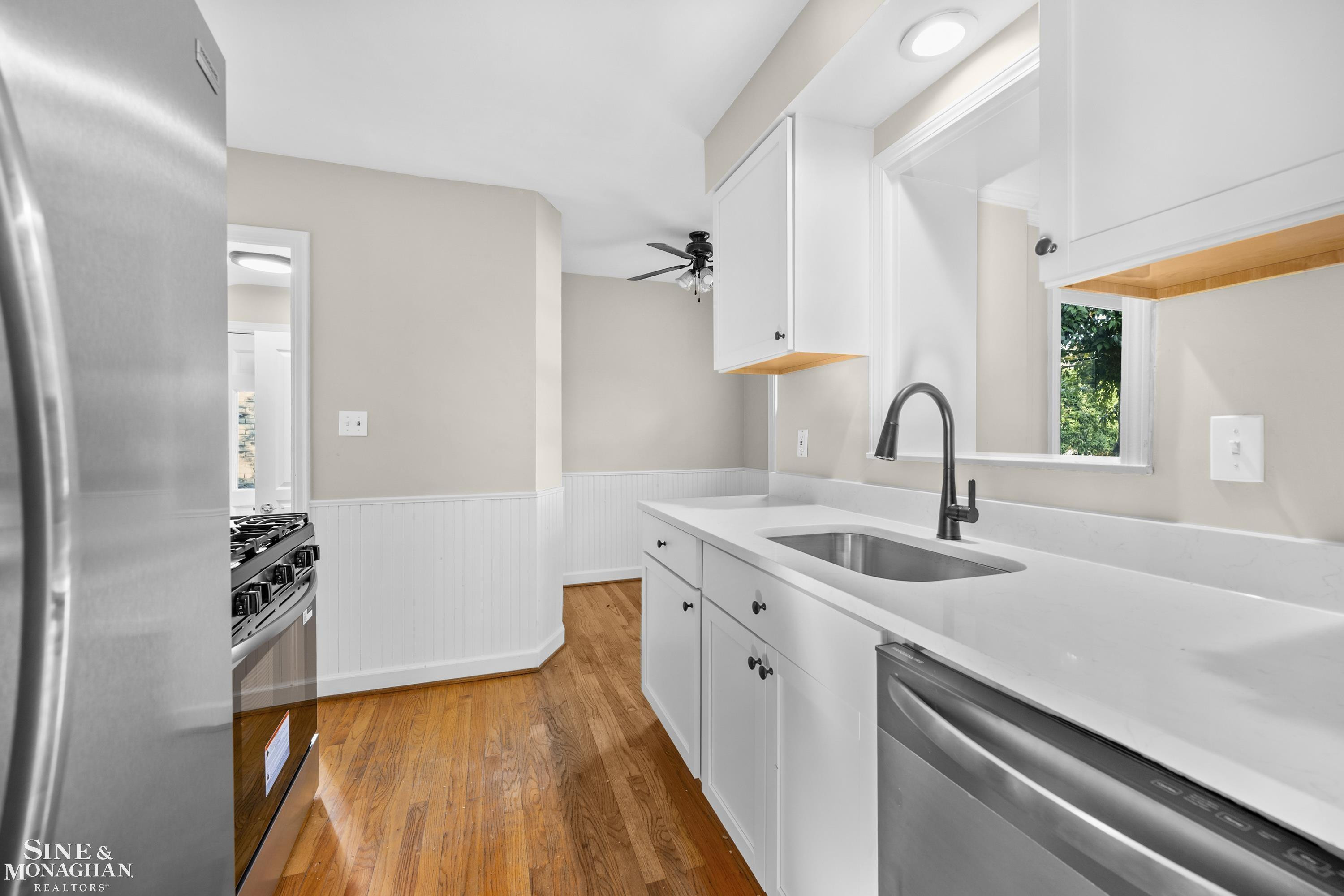 25 VILLAGE Lane, Grosse Pointe, MI 48230 — Photo 10