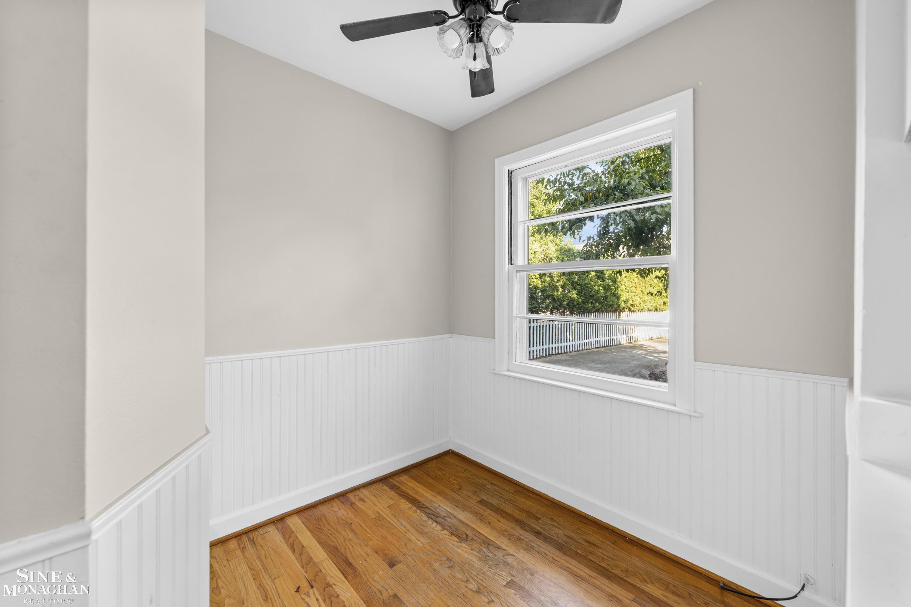 25 VILLAGE Lane, Grosse Pointe, MI 48230 — Photo 12