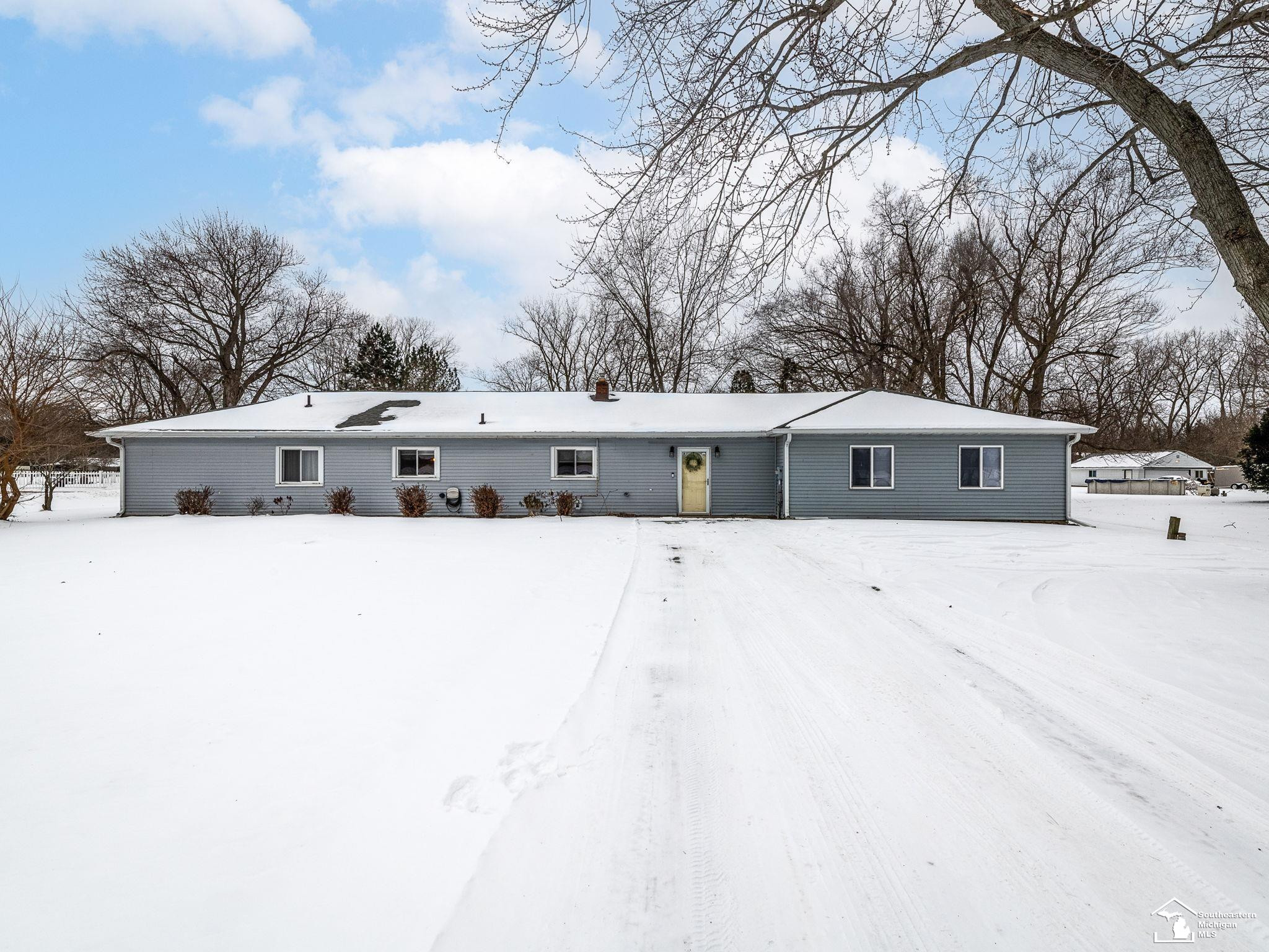 2525 Reinhardt Road, Monroe, MI 48162 — front exterior