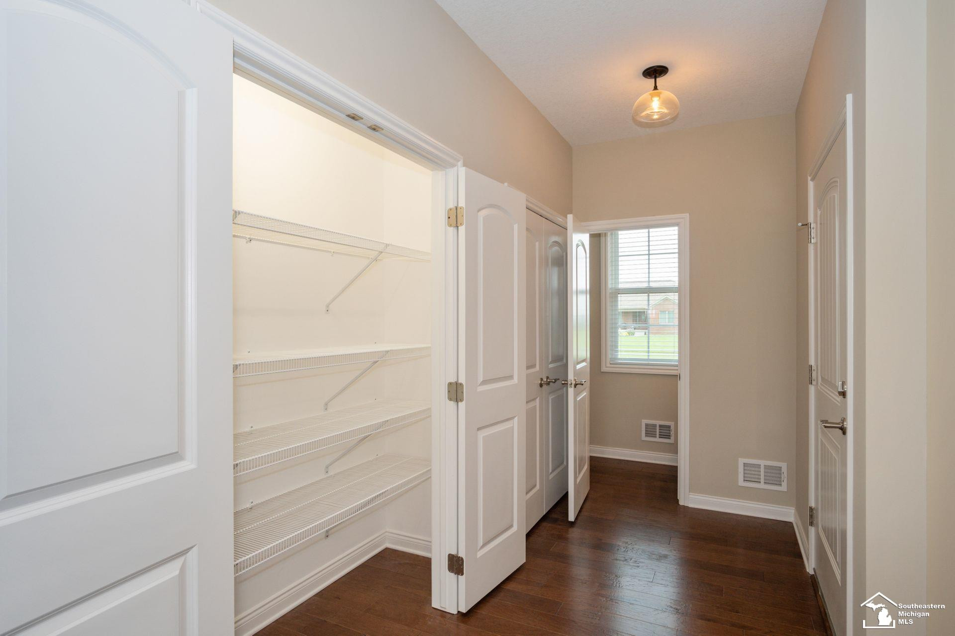 11140 S Custer Road, Monroe, MI 48161 — Photo 10