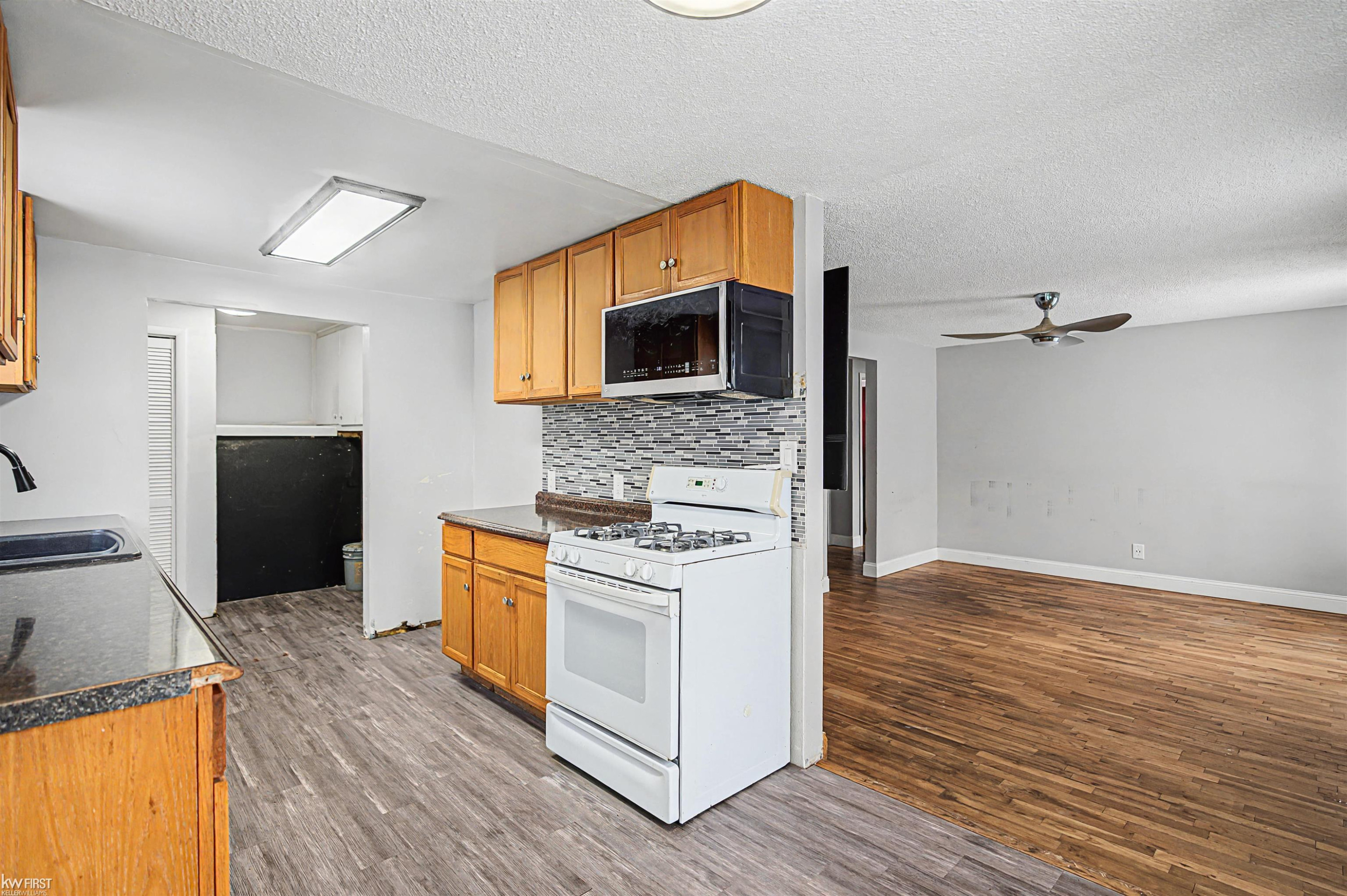 4452 Muriel Drive, Flint, MI 48506 — Photo 9