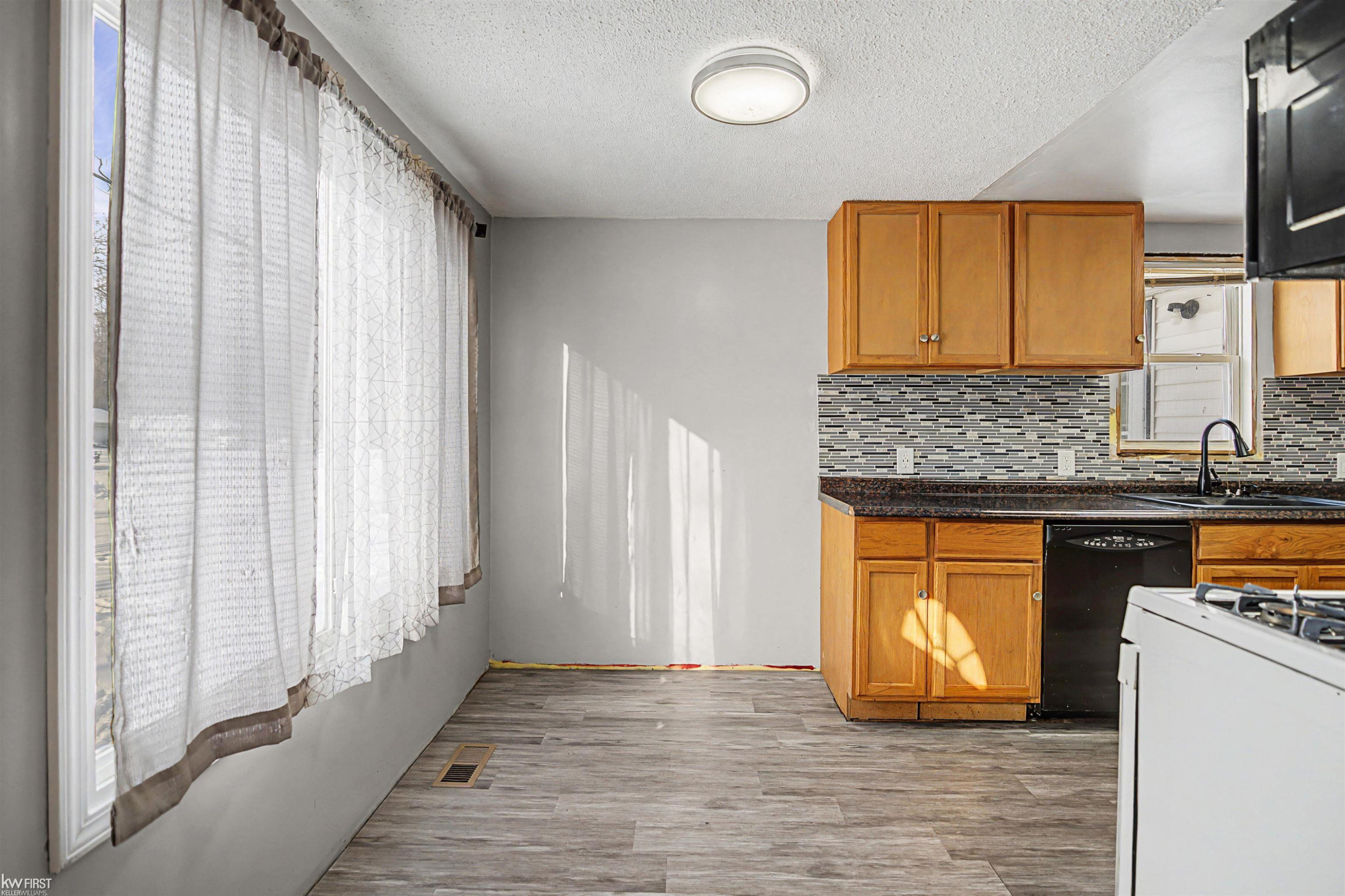 4452 Muriel Drive, Flint, MI 48506 — Photo 10