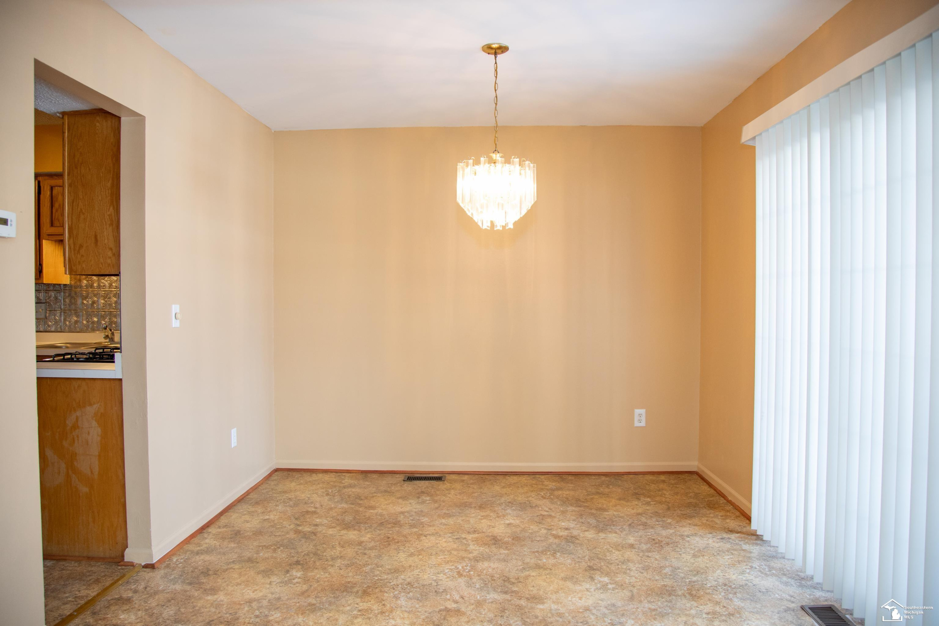18641 Hilltop Lane, Riverview, MI 48193 — Photo 10