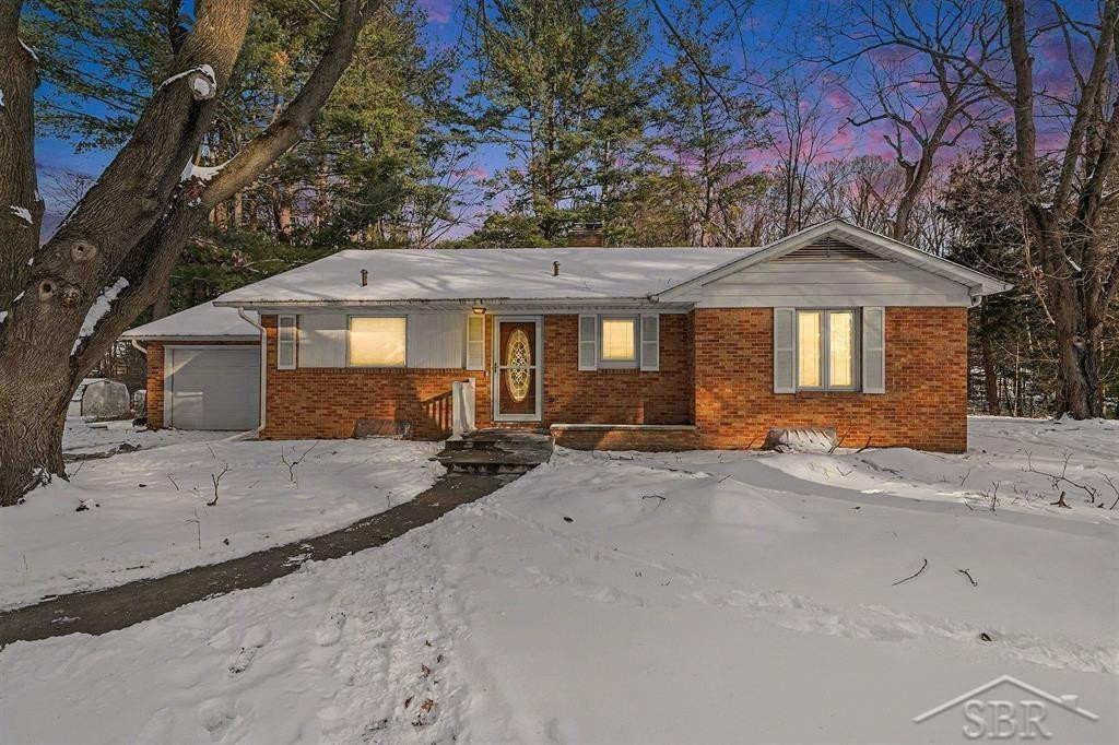 532 N Costley Drive, Midland, MI 48640 — front exterior