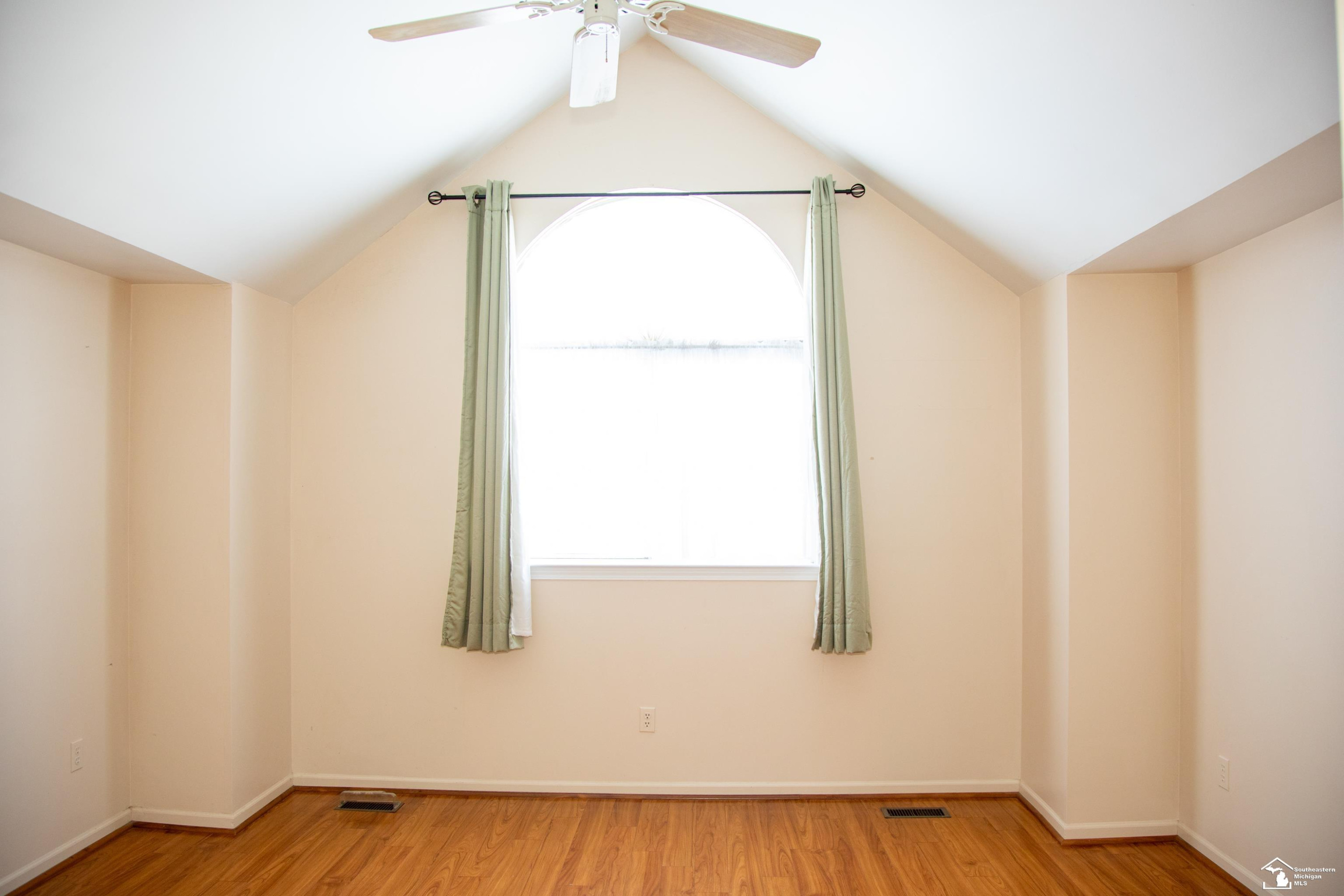 18641 Hilltop Lane, Riverview, MI 48193 — Photo 19
