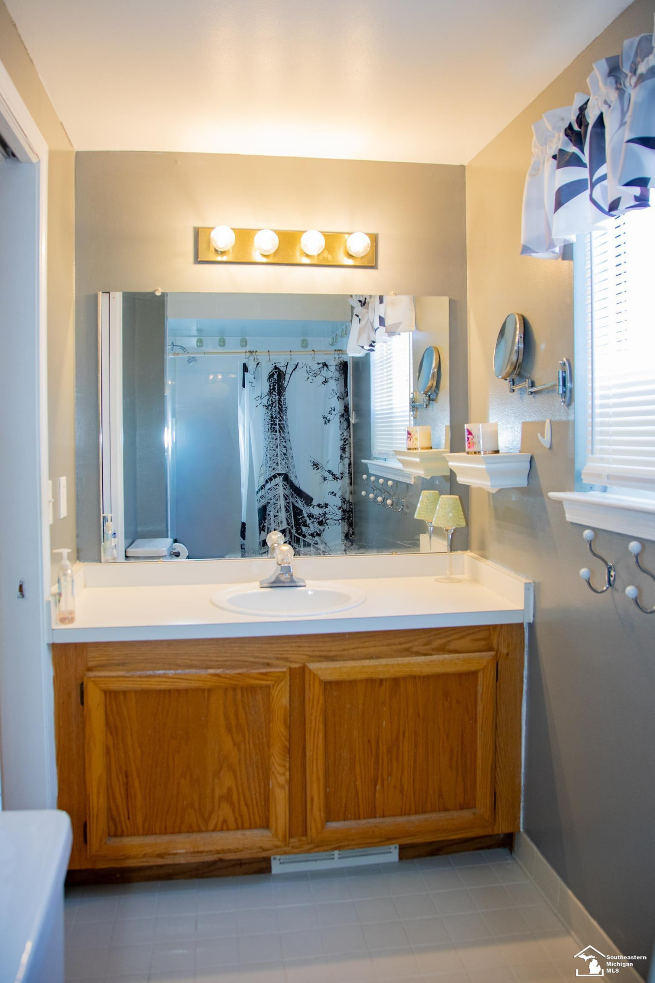 18641 Hilltop Lane, Riverview, MI 48193 — Photo 22