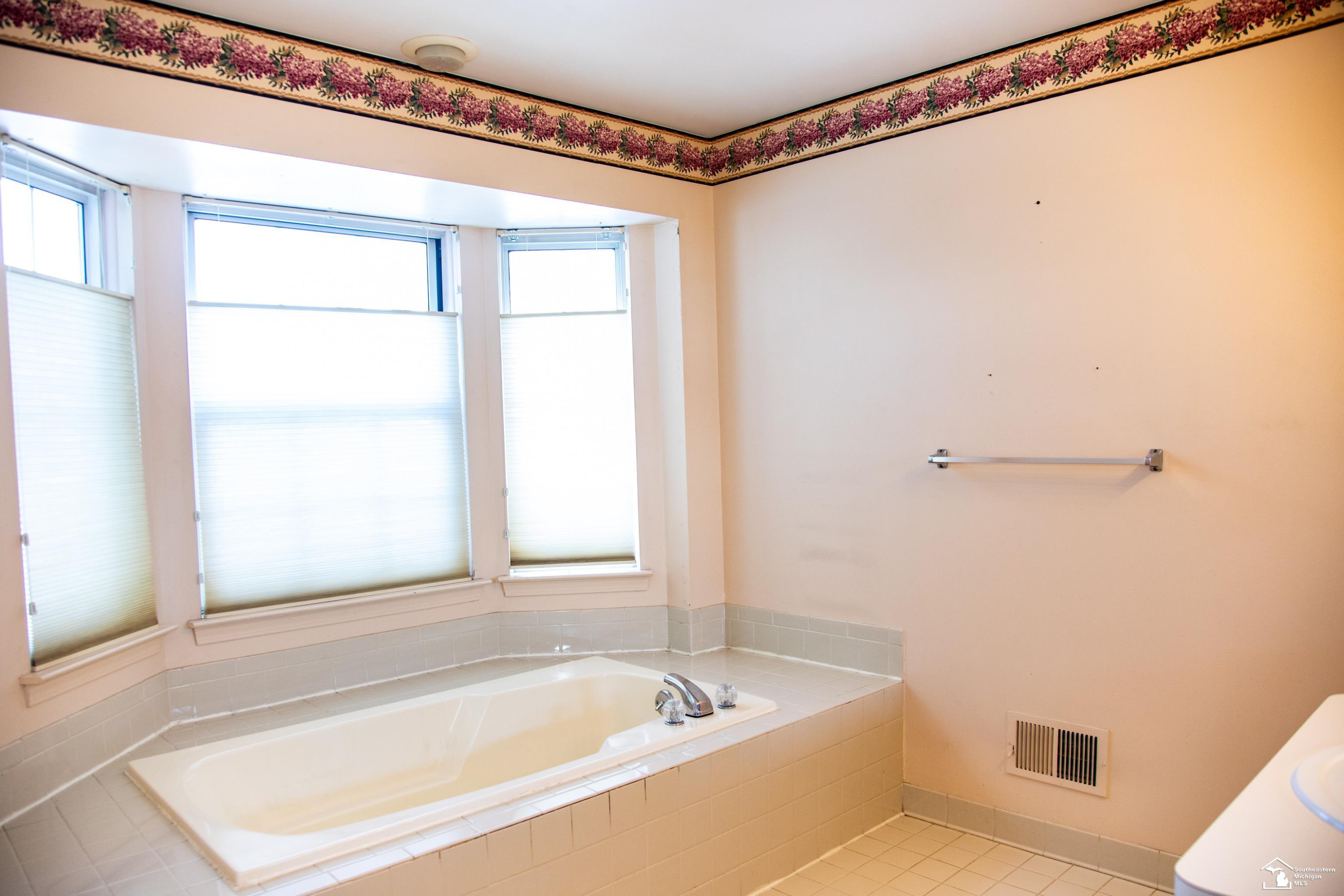 18641 Hilltop Lane, Riverview, MI 48193 — Photo 24