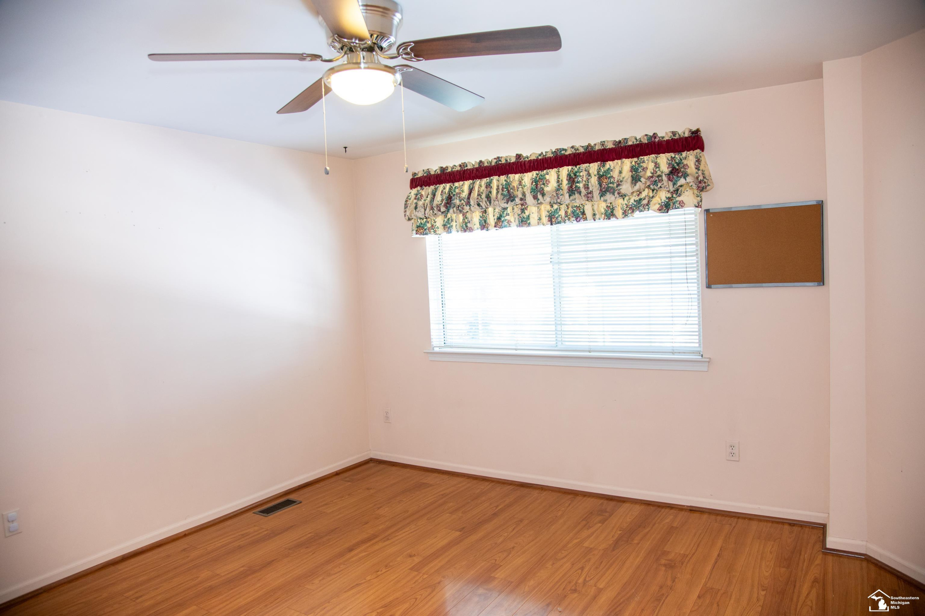 18641 Hilltop Lane, Riverview, MI 48193 — Photo 27