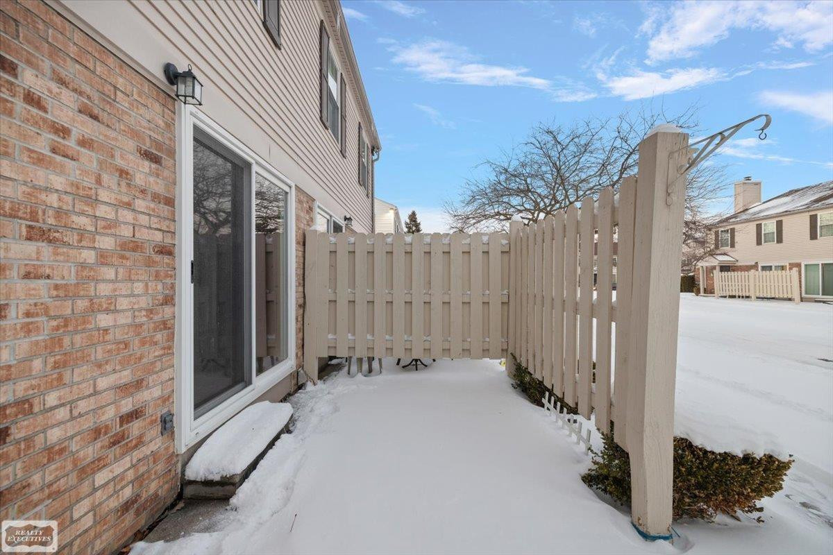 44585 N Bunker Hill Drive, Clinton Twp, MI 48038 — Photo 49