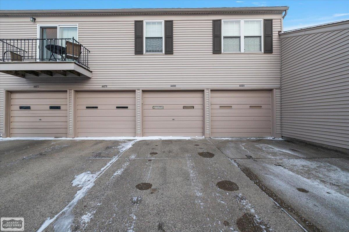 44585 N Bunker Hill Drive, Clinton Twp, MI 48038 — Photo 51