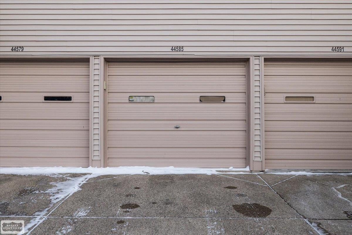 44585 N Bunker Hill Drive, Clinton Twp, MI 48038 — Photo 52