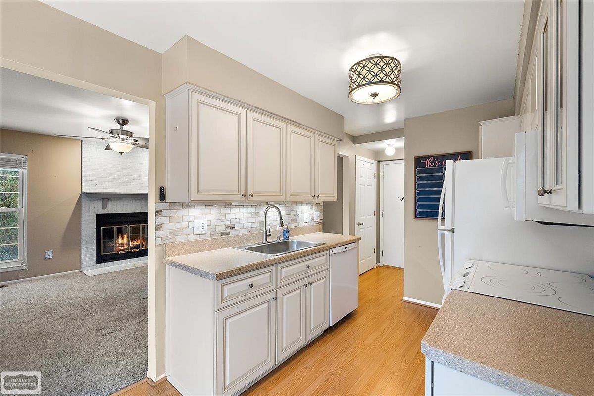 44585 N Bunker Hill Drive, Clinton Twp, MI 48038 — Photo 11