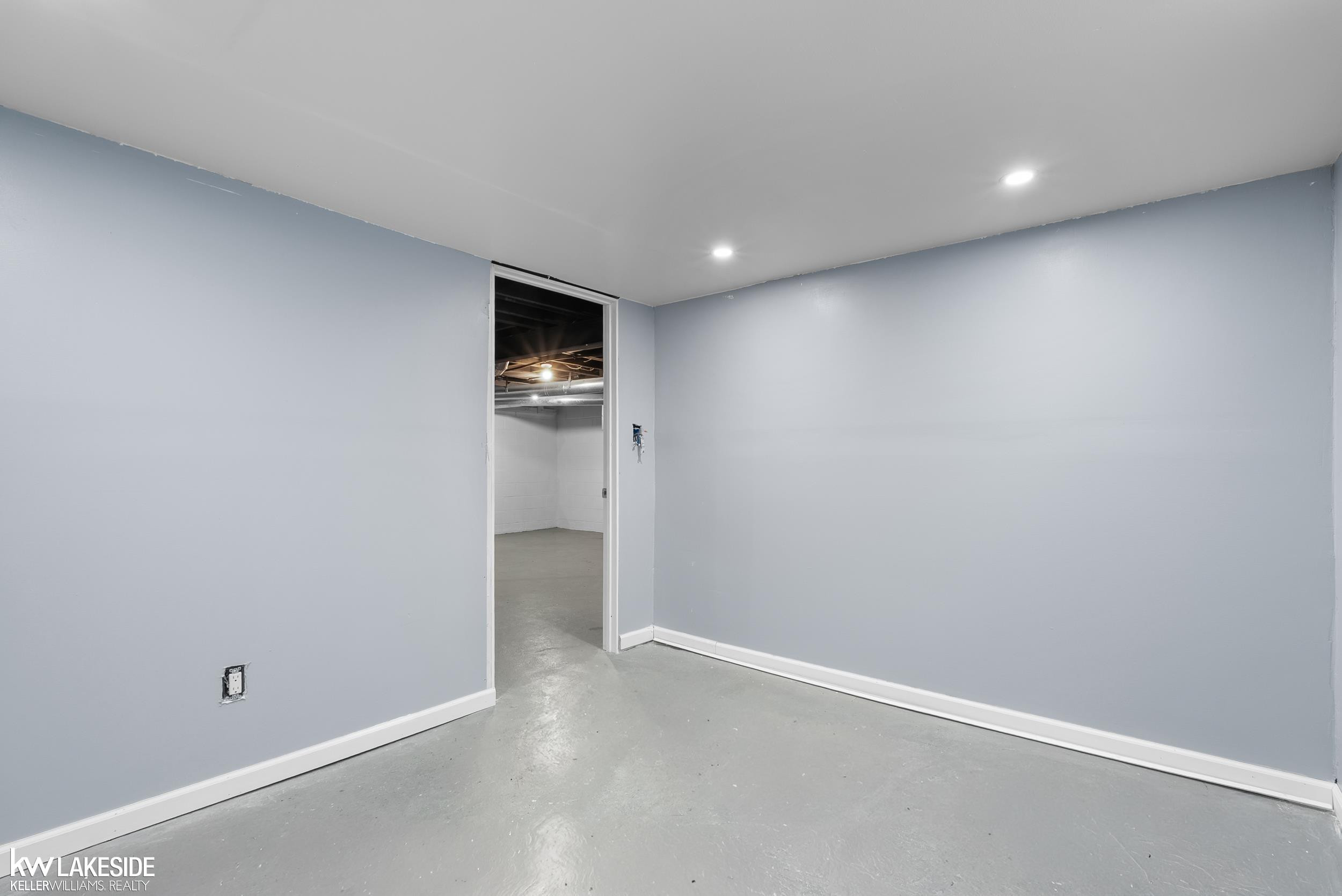 12908 Riverview Street, Detroit, MI 48223 — Photo 19