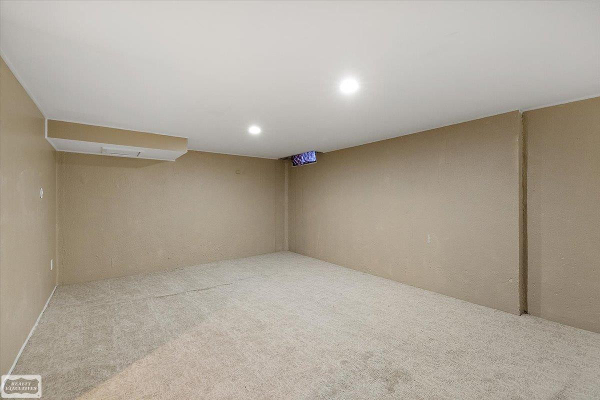 44585 N Bunker Hill Drive, Clinton Twp, MI 48038 — Photo 35