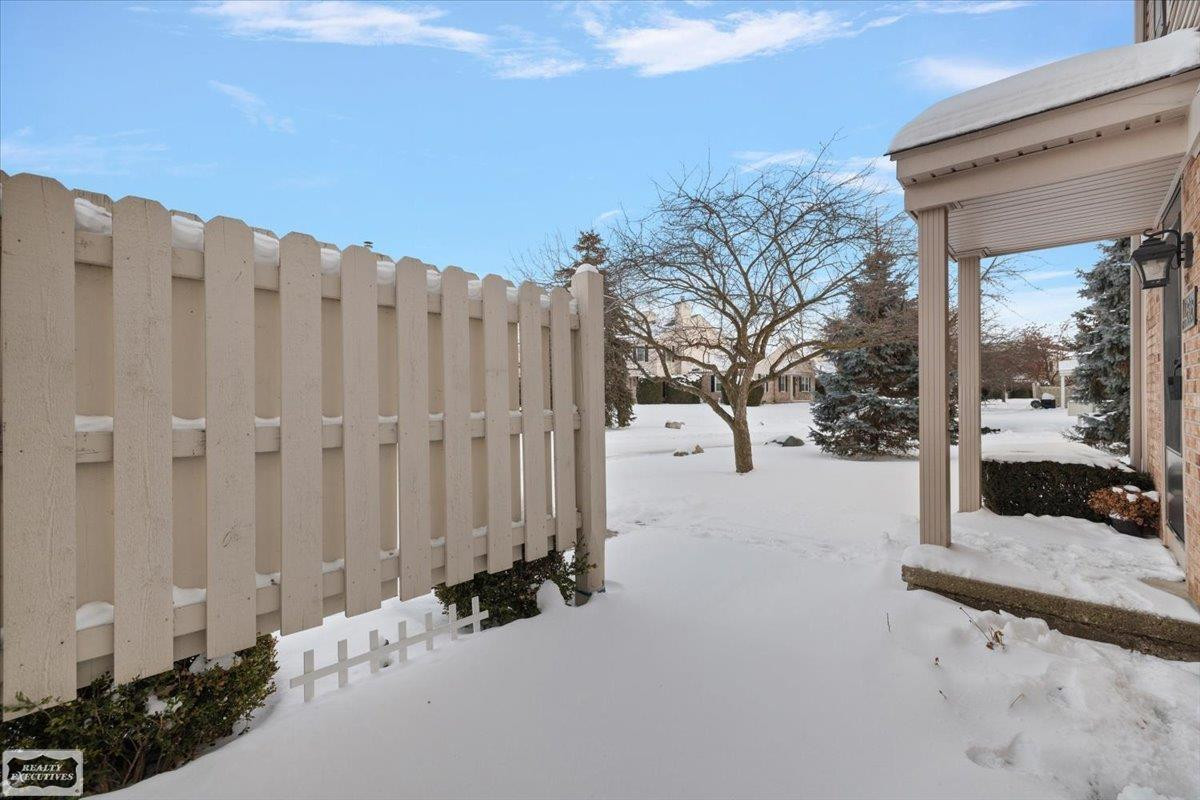 44585 N Bunker Hill Drive, Clinton Twp, MI 48038 — Photo 48