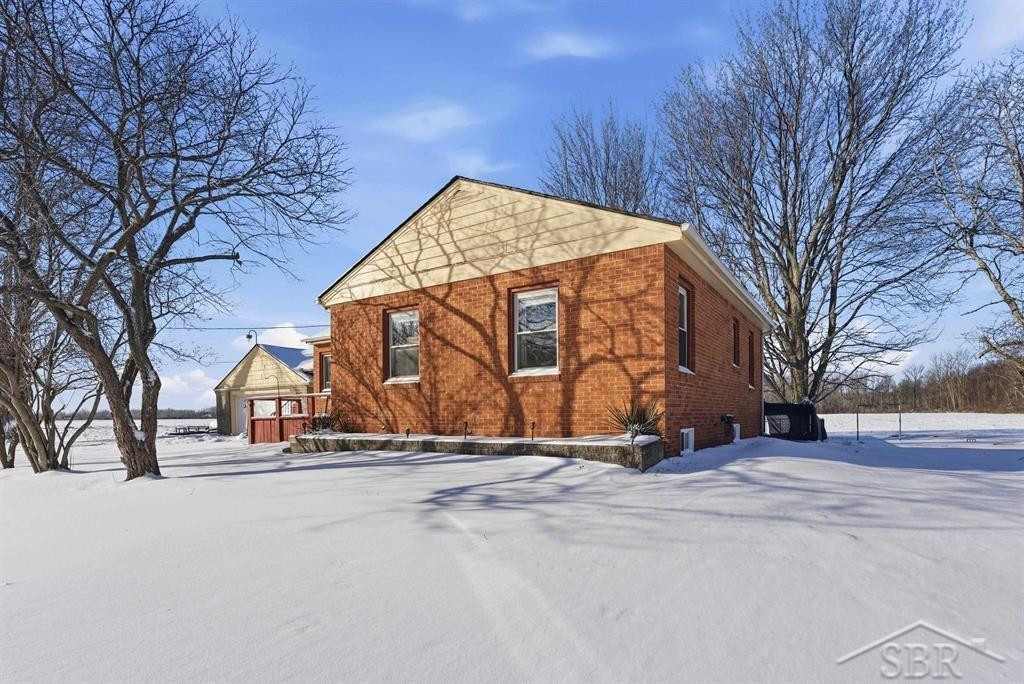 2760 S Eight Mile Road, Auburn, MI 48611 — Photo 3