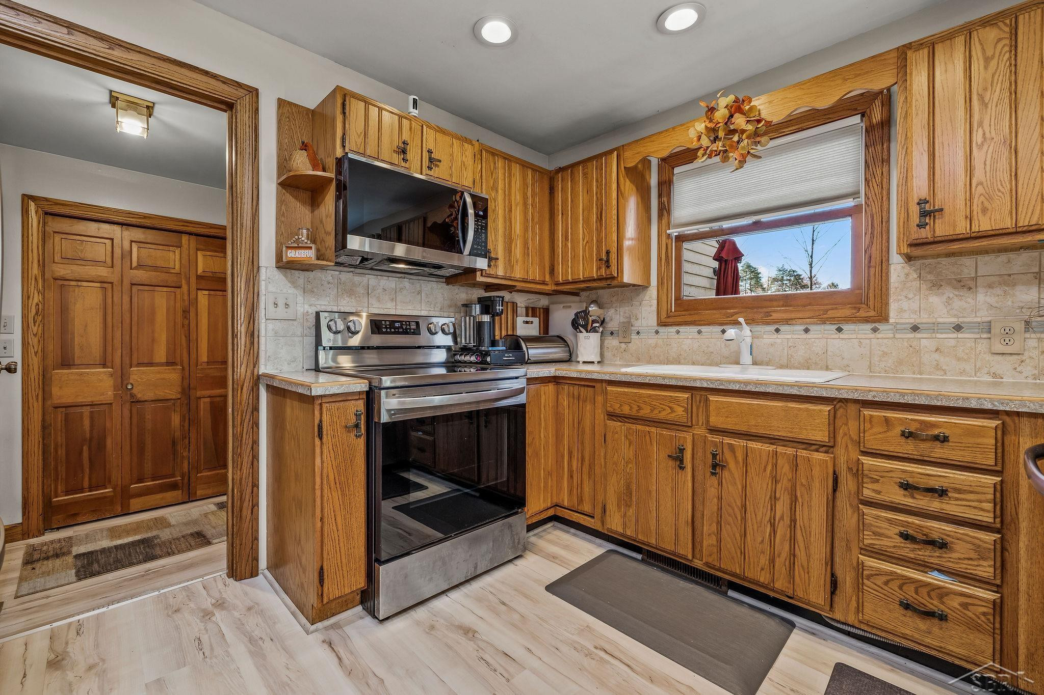 1305 E Pine River Road, Midland, MI 48640 — Photo 11