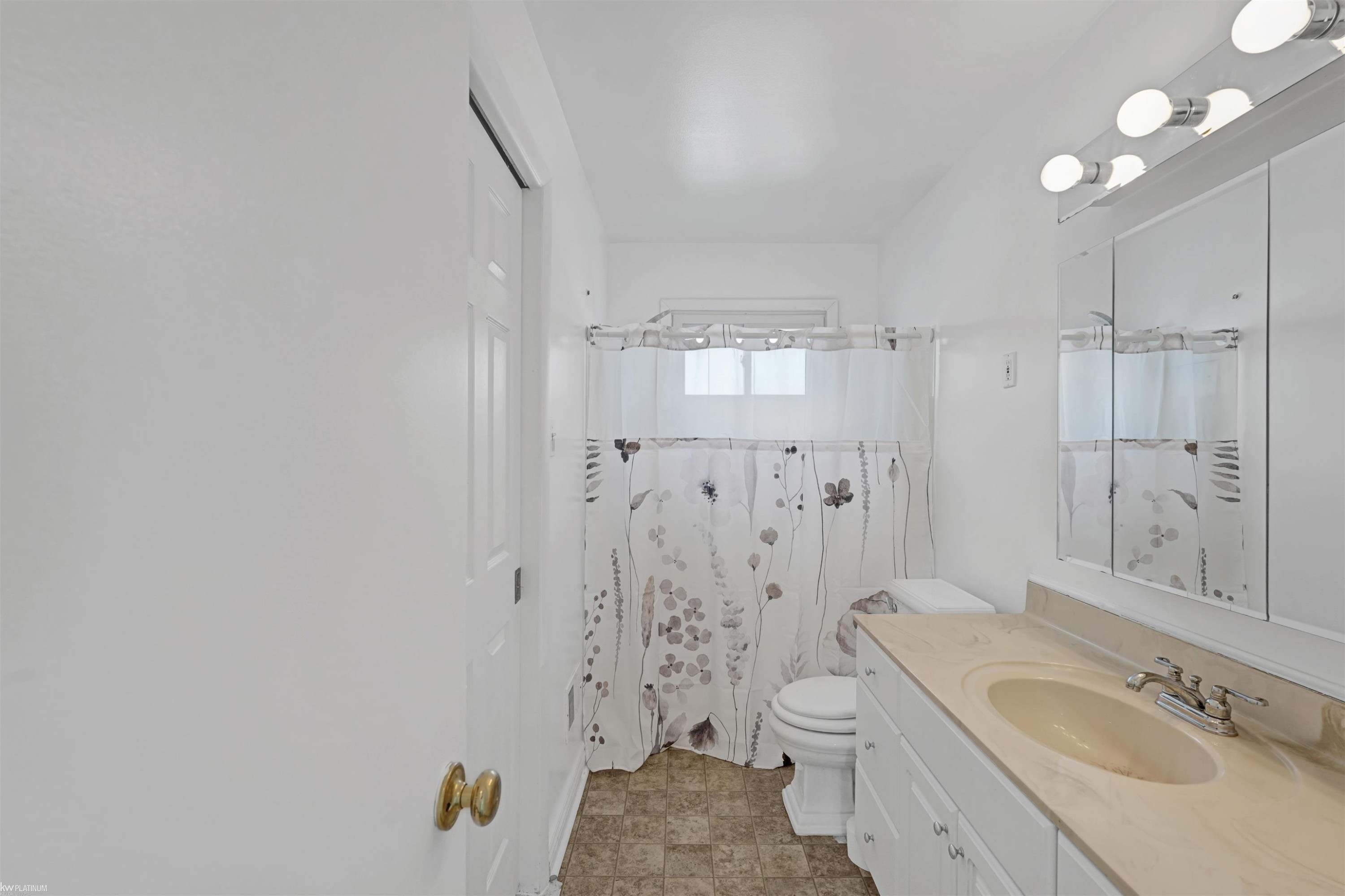 1714 Moulin Avenue, Madison Heights, MI 48071 — Photo 18