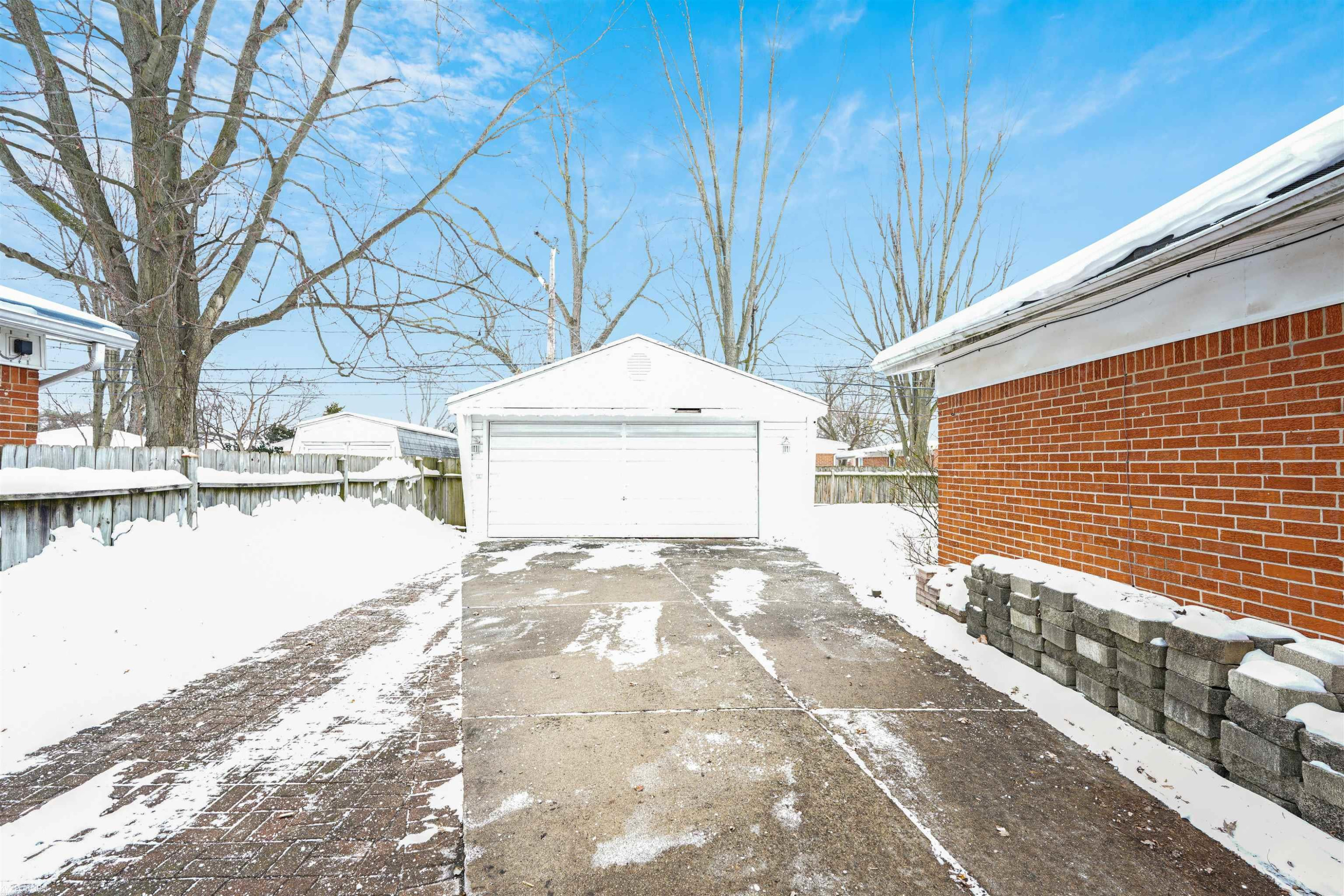 1714 Moulin Avenue, Madison Heights, MI 48071 — Photo 21