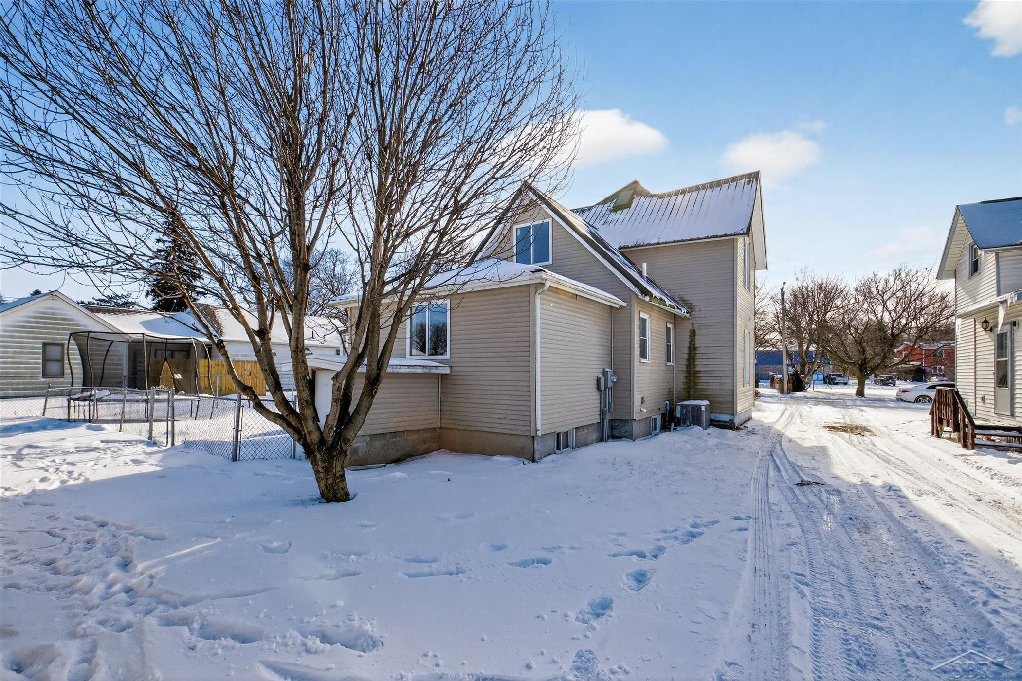 253 E Sebewaing Street, Sebewaing, MI 48759 — Photo 6