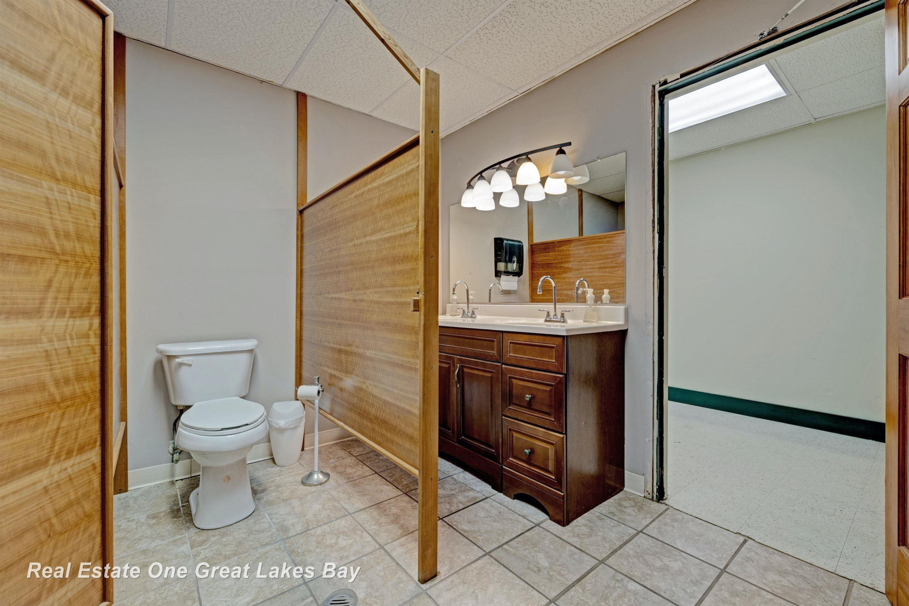1875 Lansing Road, Charlotte, MI, 48813