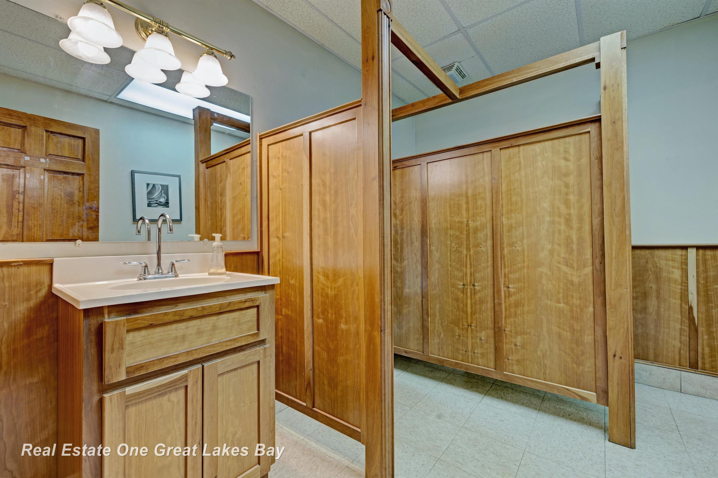 1875 Lansing Road, Charlotte, MI, 48813