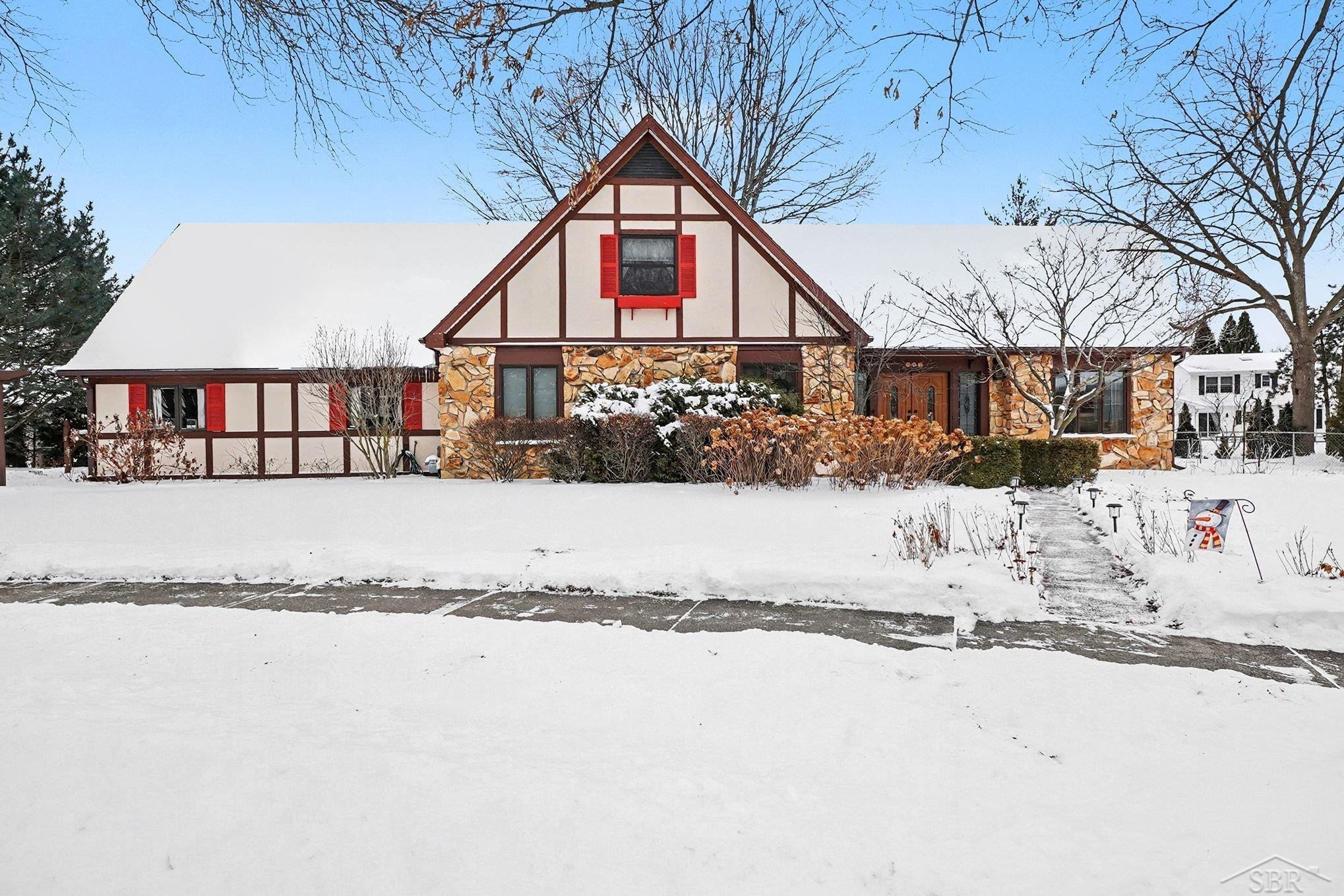 306 Eda Court, Essexville, MI 48732 — front exterior