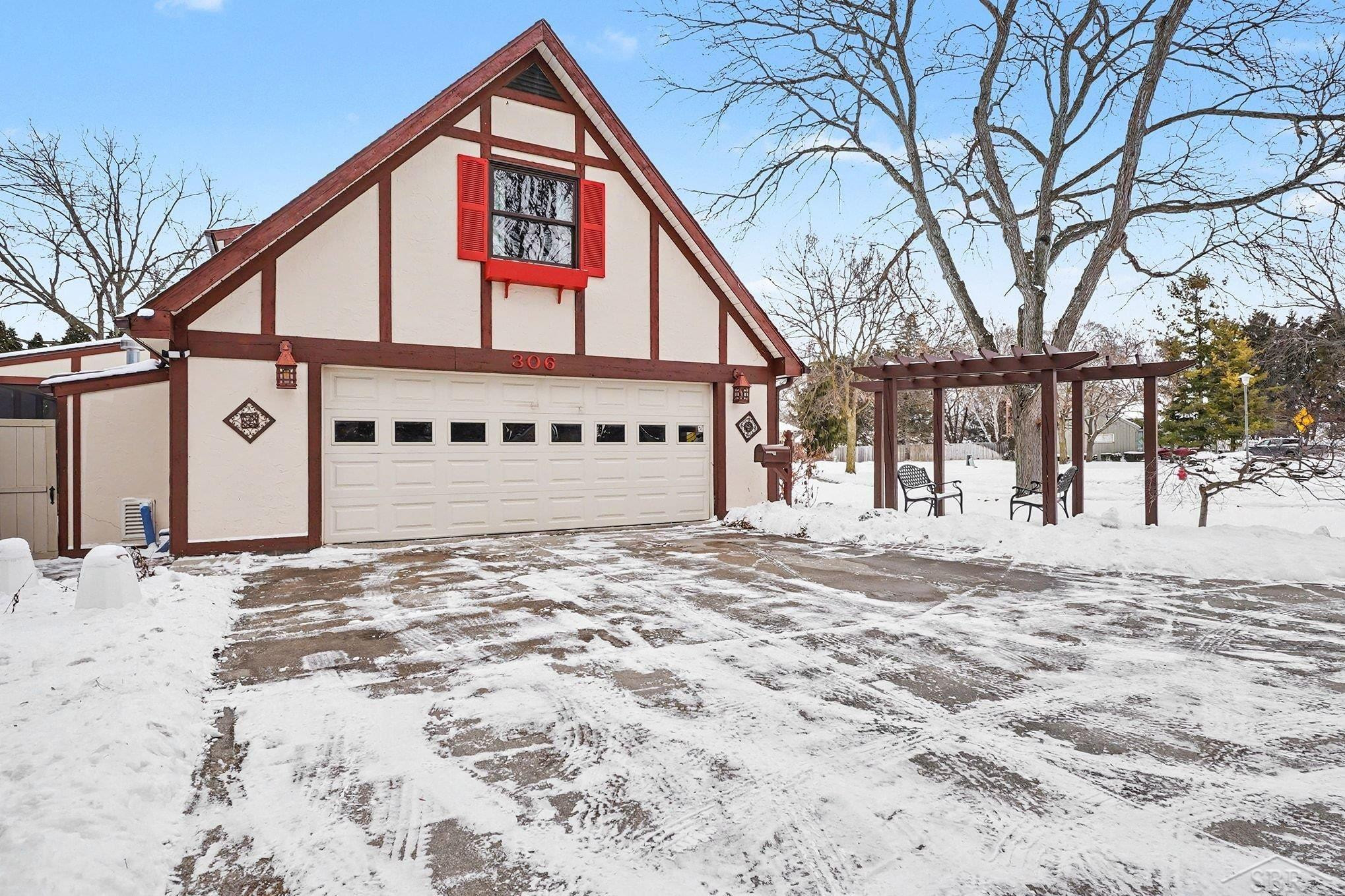 306 Eda Court, Essexville, MI 48732 — Photo 2