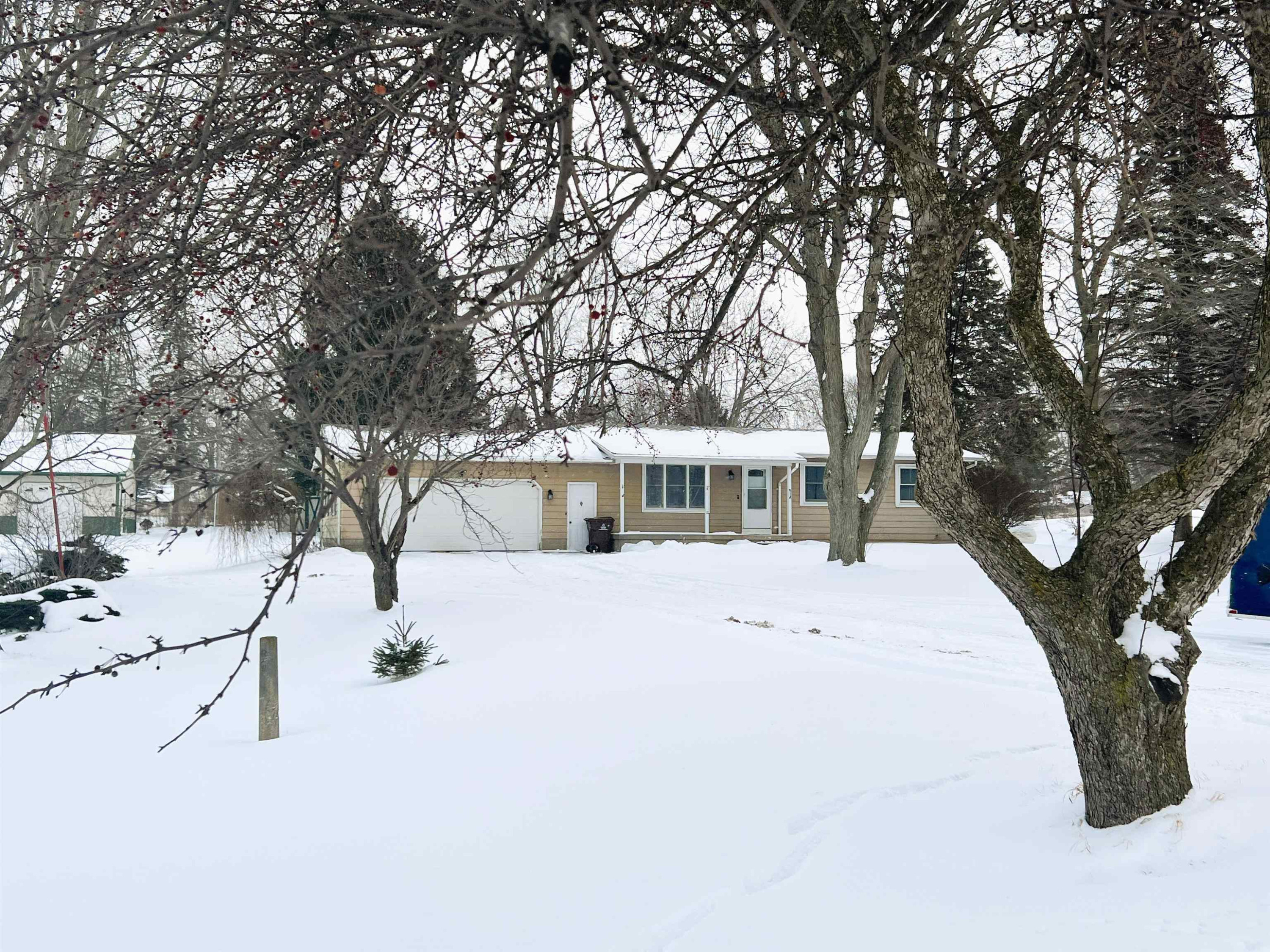 12395 S M 52 Road, Perry, MI 48872 — front exterior