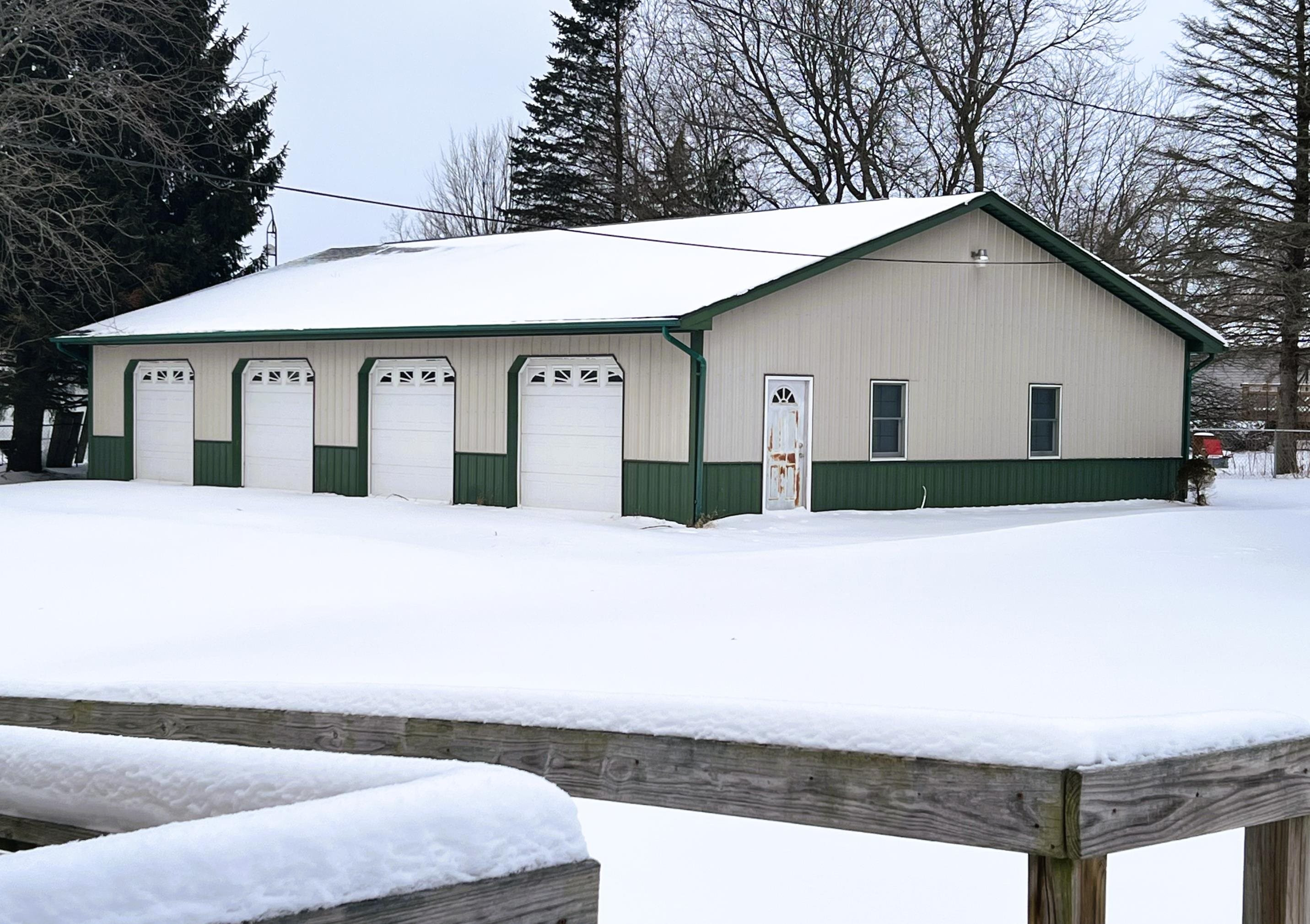 12395 S M 52 Road, Perry, MI 48872 — Photo 2