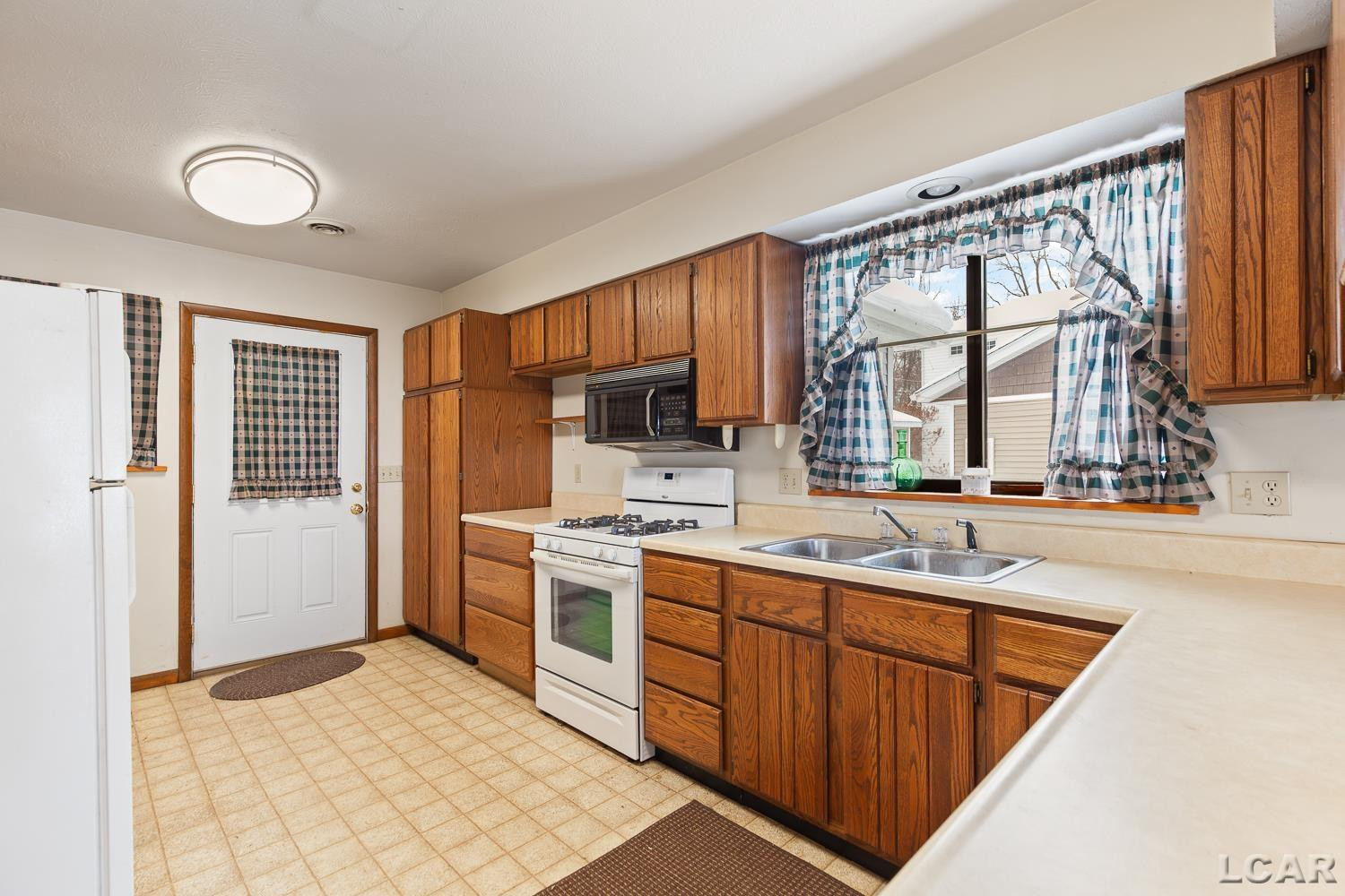 8164 Clarks Cove, Addison, MI 49220 — Photo 15
