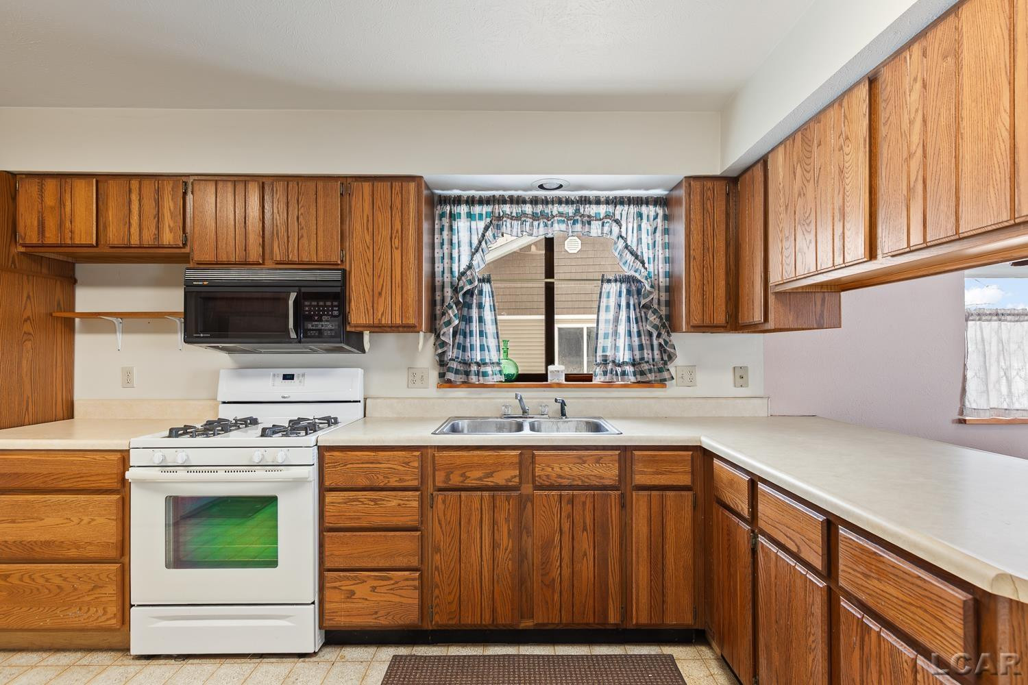 8164 Clarks Cove, Addison, MI 49220 — Photo 16