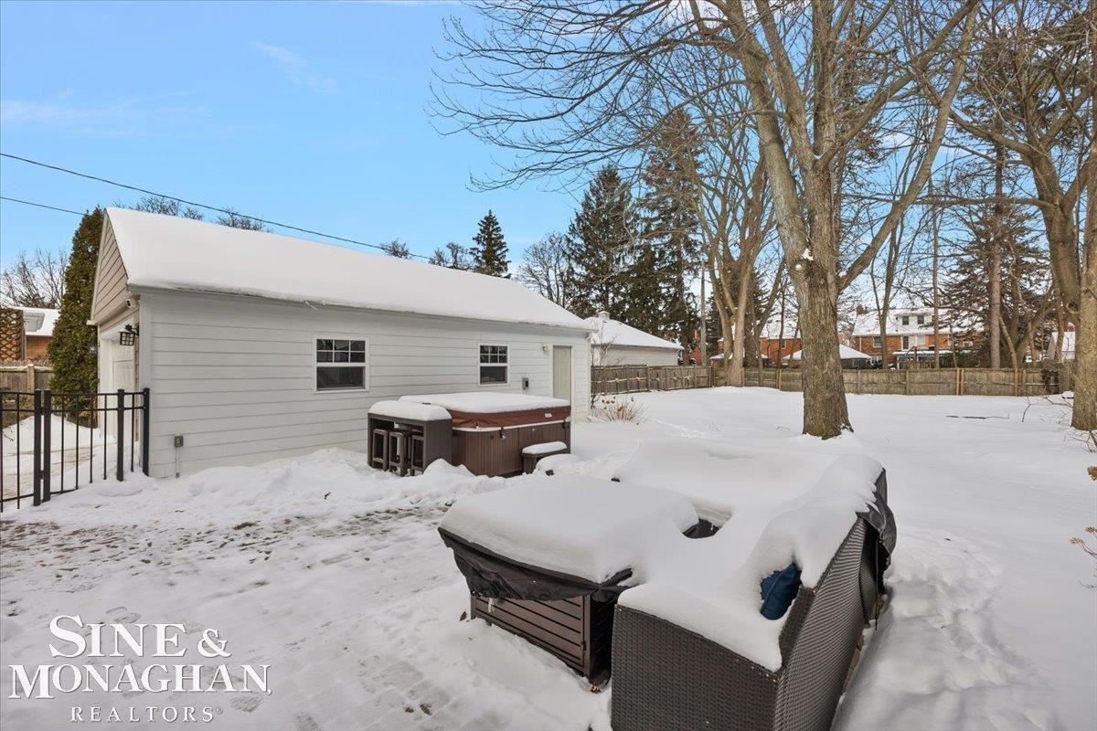 614 Rivard Boulevard, Grosse Pointe, MI 48230 — Photo 31