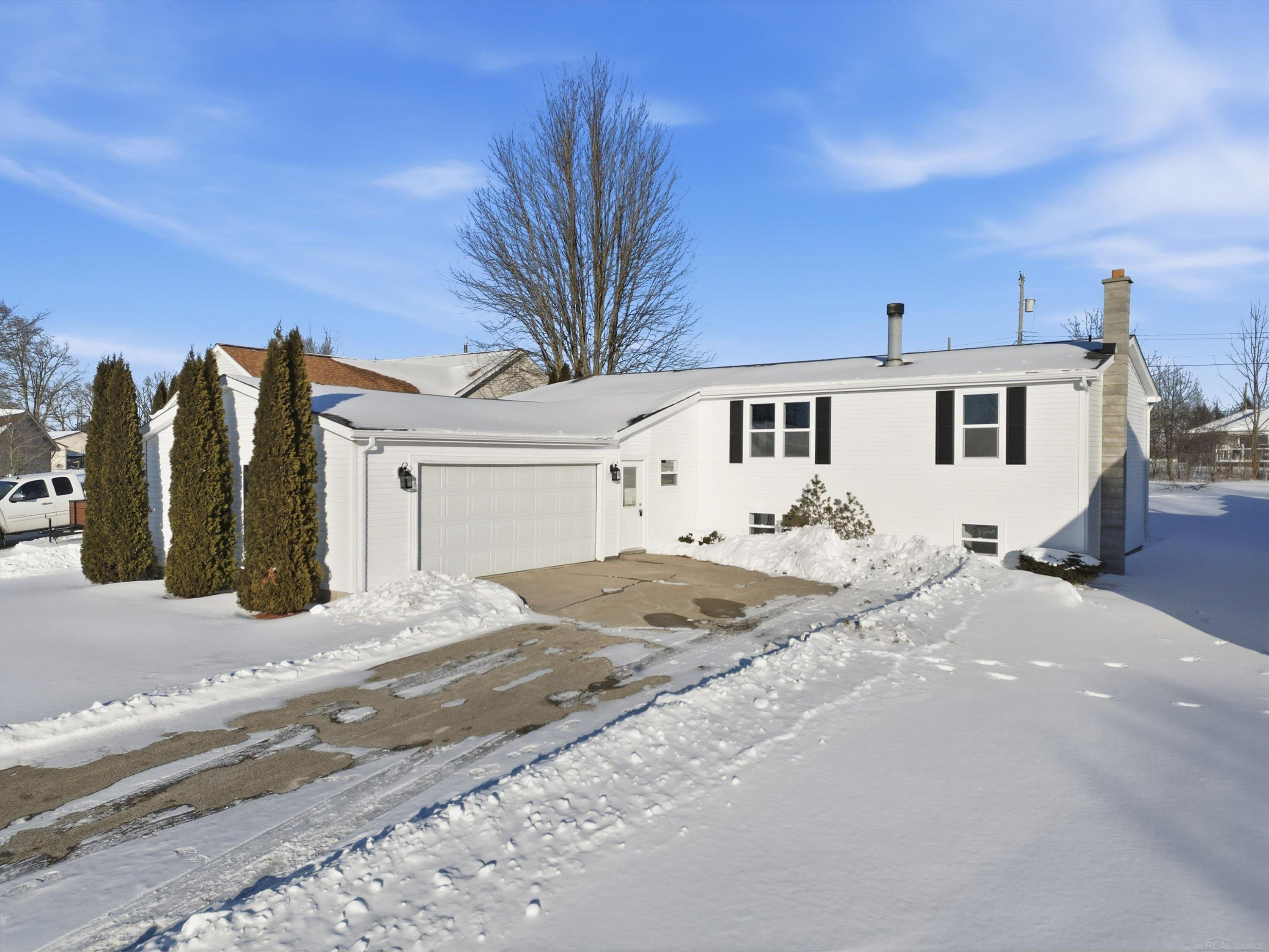 1581 Golden Gate Court, MI 48079 — Photo 2