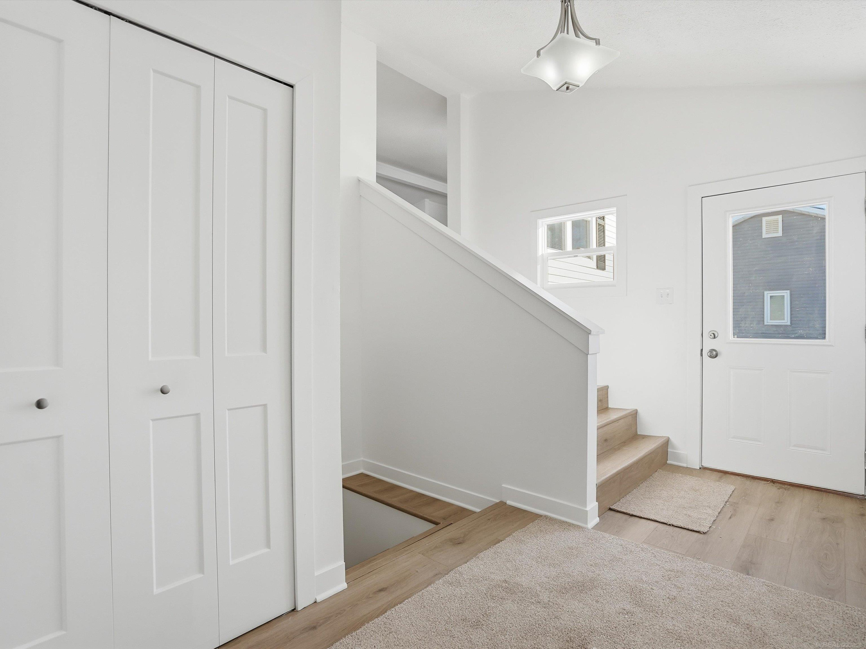 1581 Golden Gate Court, MI 48079 — Photo 5