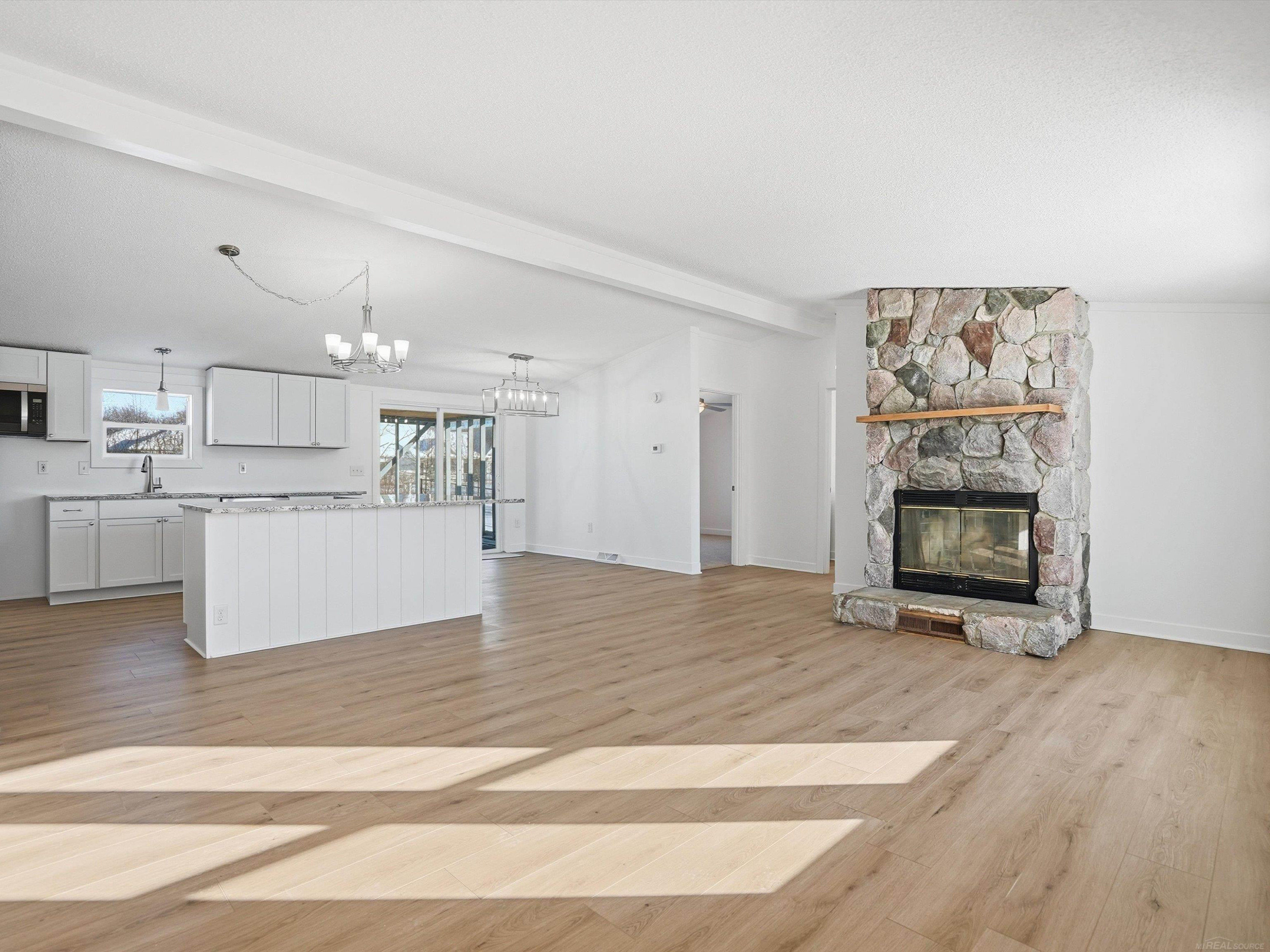 1581 Golden Gate Court, MI 48079 — Photo 6