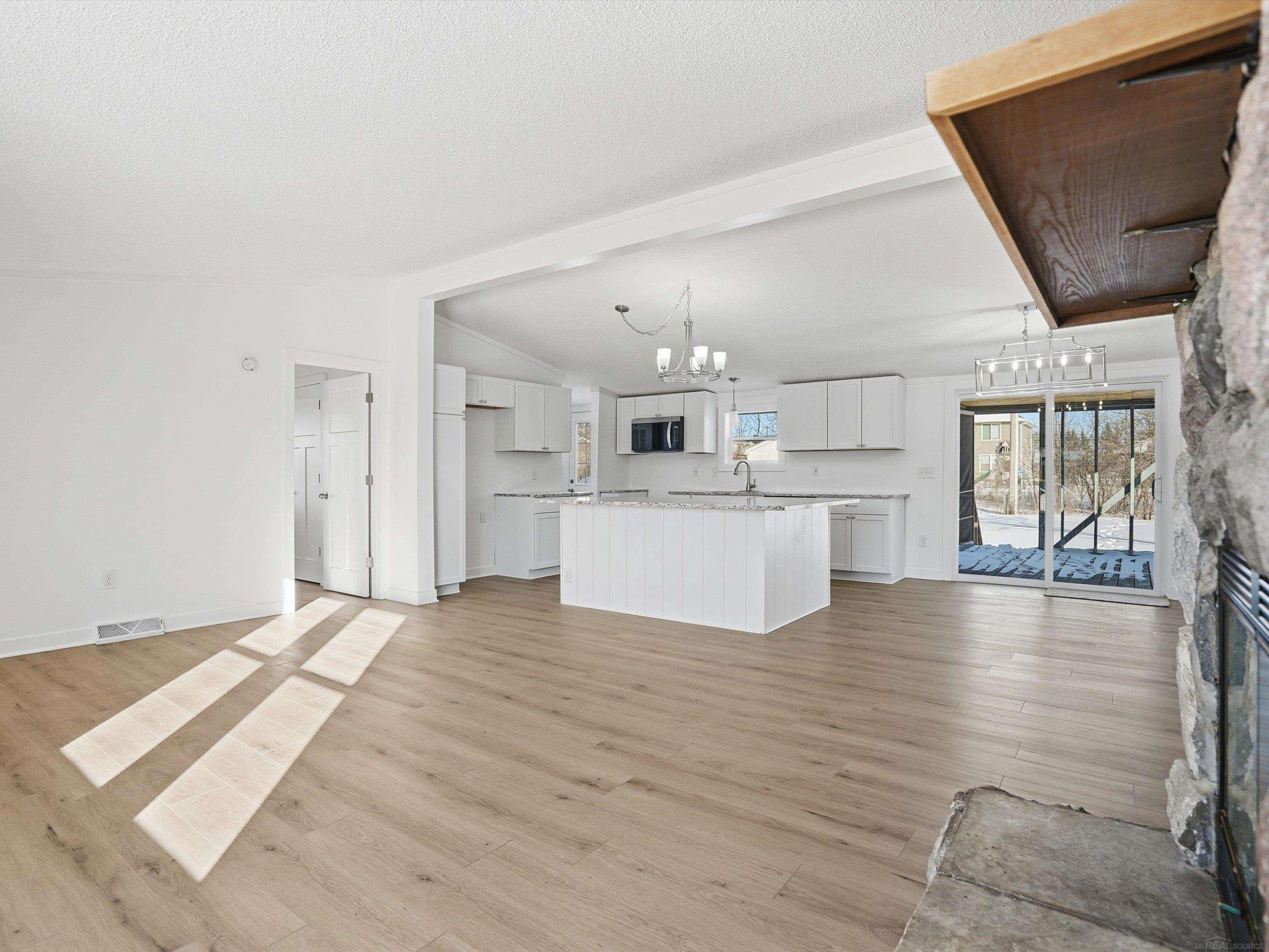 1581 Golden Gate Court, MI 48079 — Photo 9