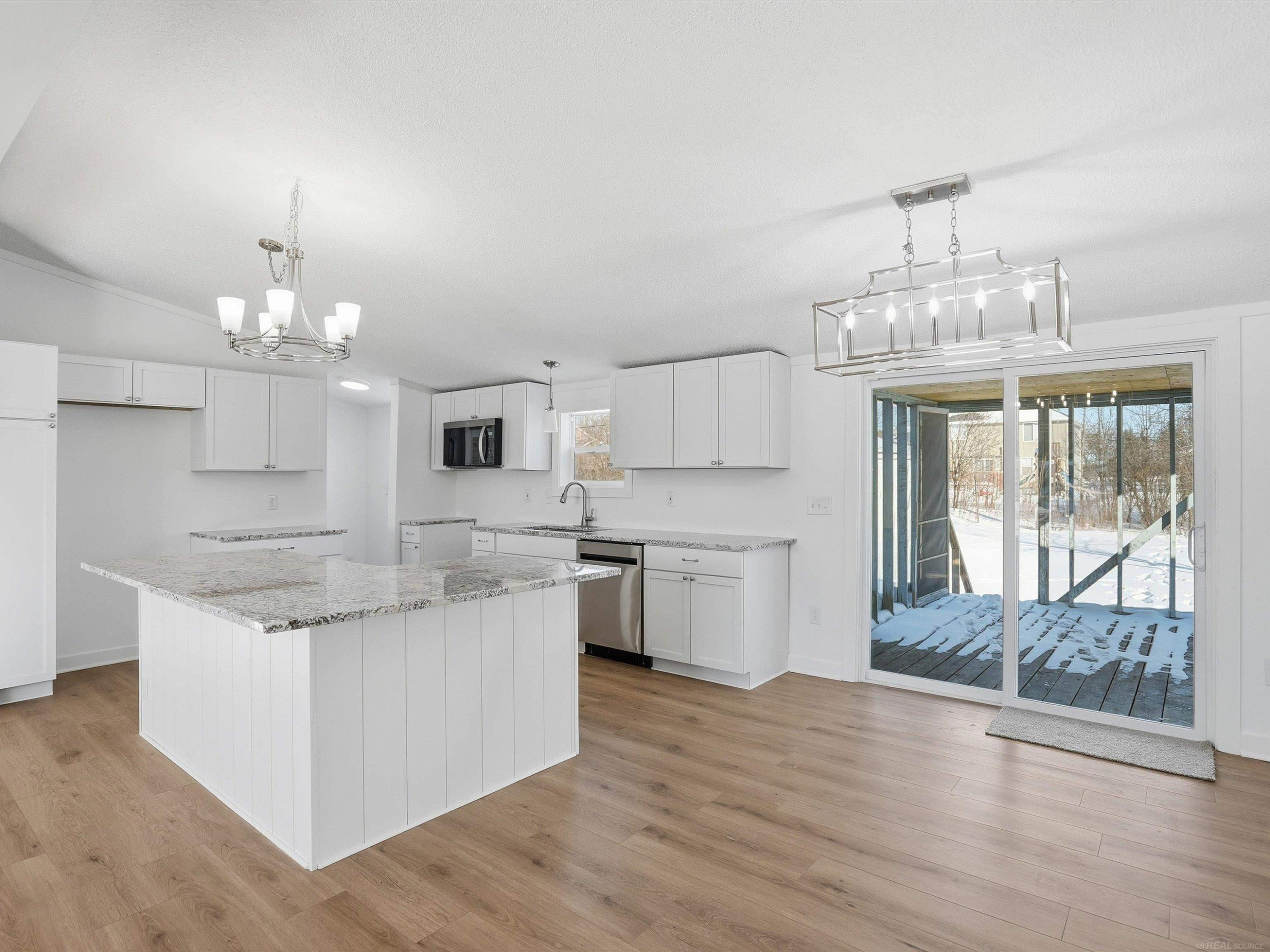 1581 Golden Gate Court, MI 48079 — Photo 10