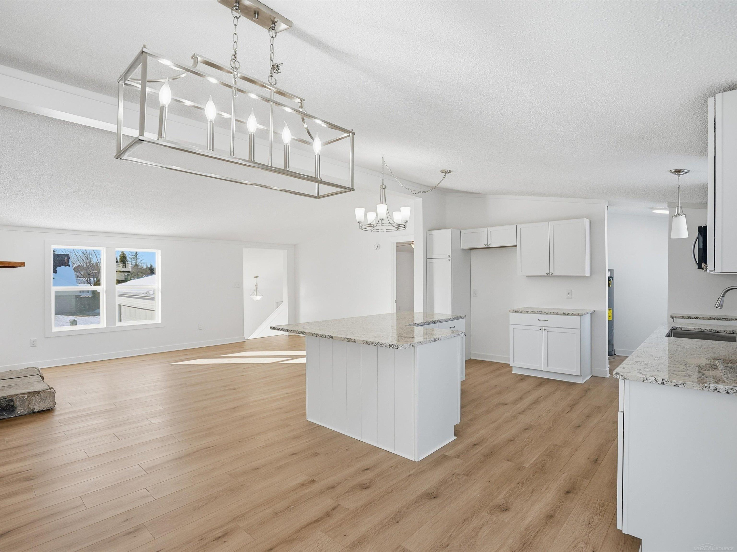 1581 Golden Gate Court, MI 48079 — Photo 12